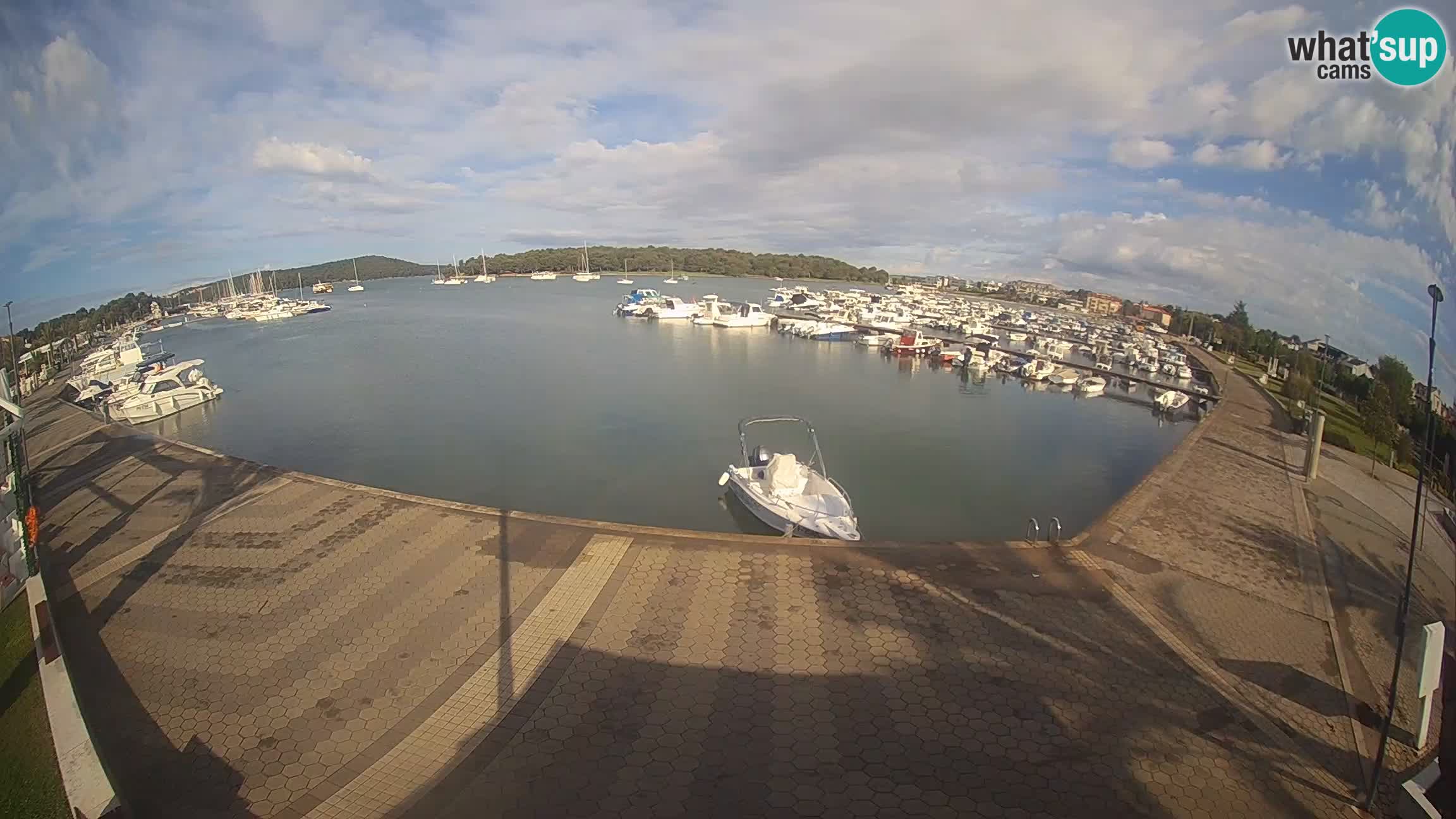 LIVE webcam Medulin marina
