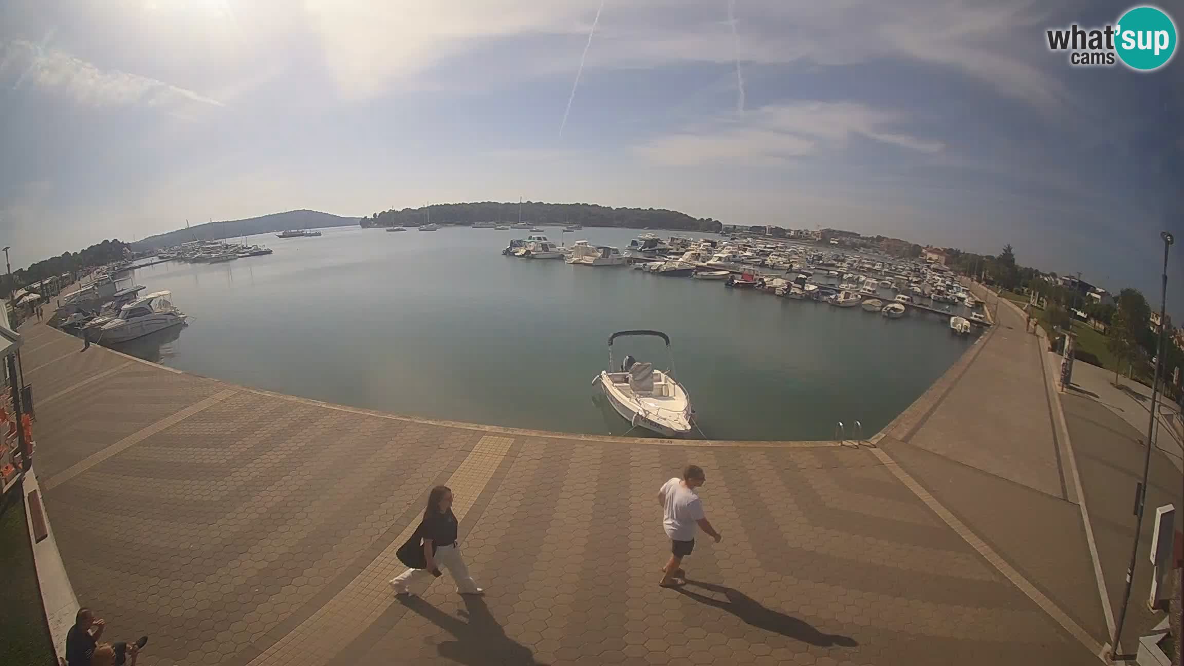LIVE webcam Medulin marina