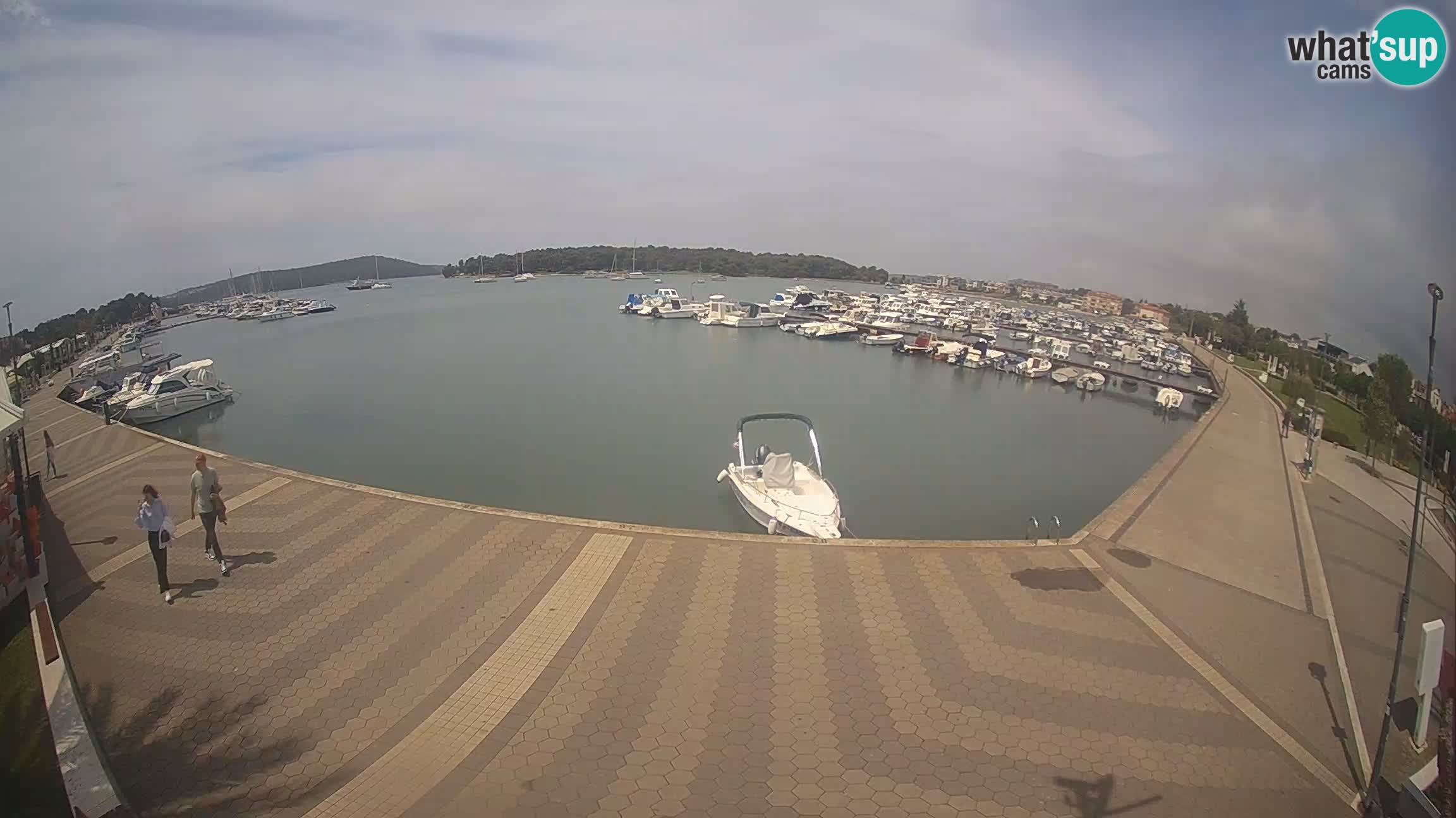 LIVE webcam Medulin marina