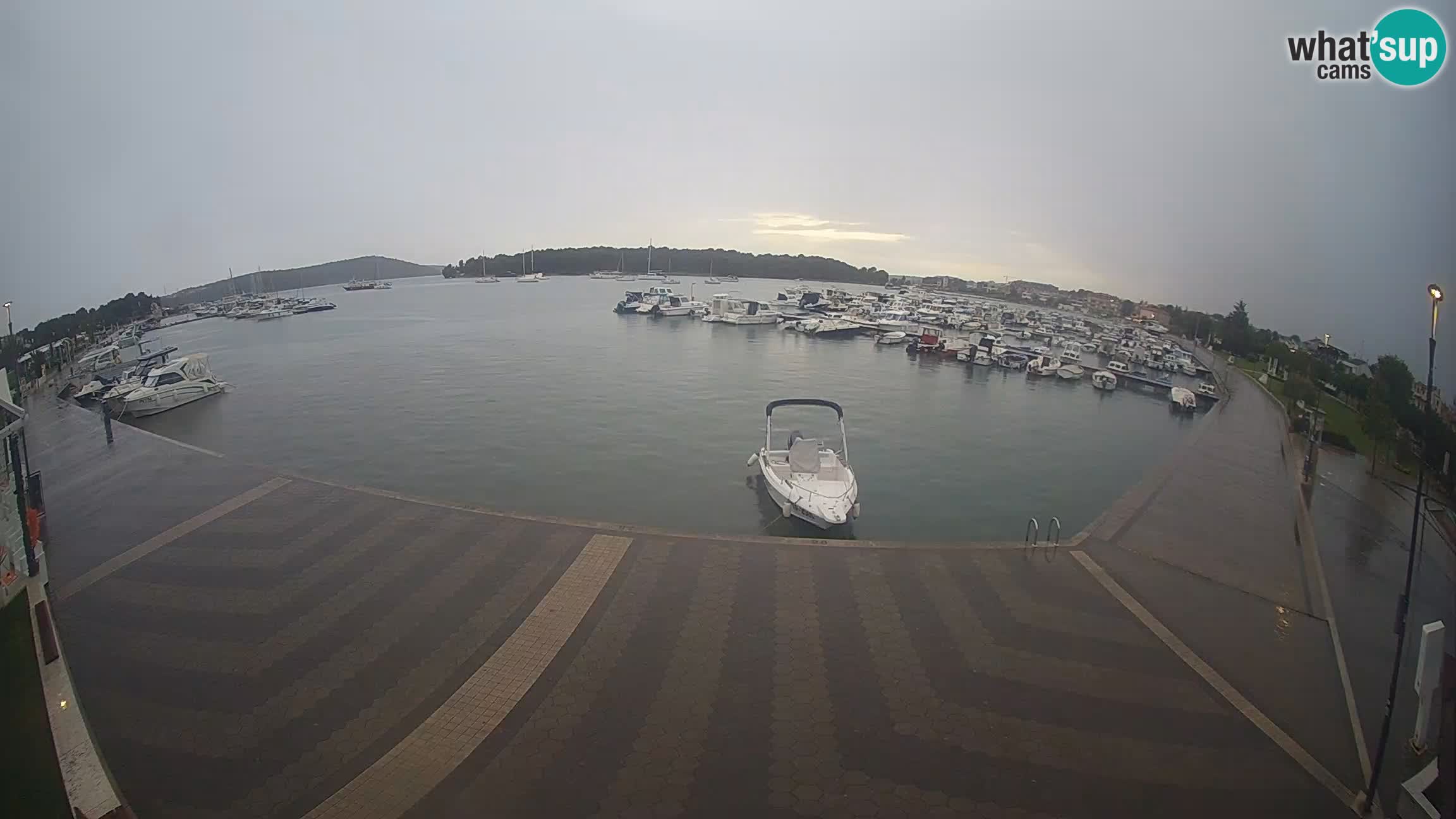 LIVE webcam Medulin marina