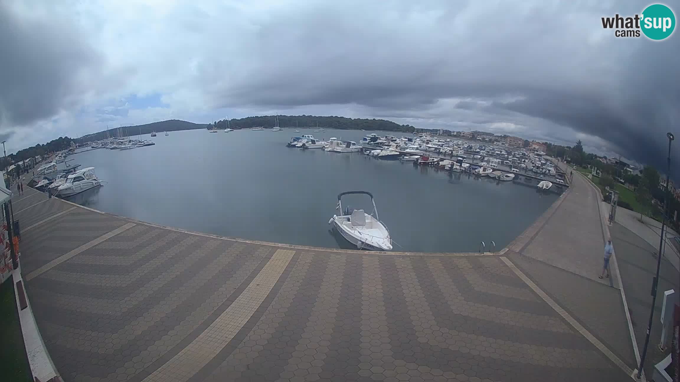 LIVE webcam Medulin marina