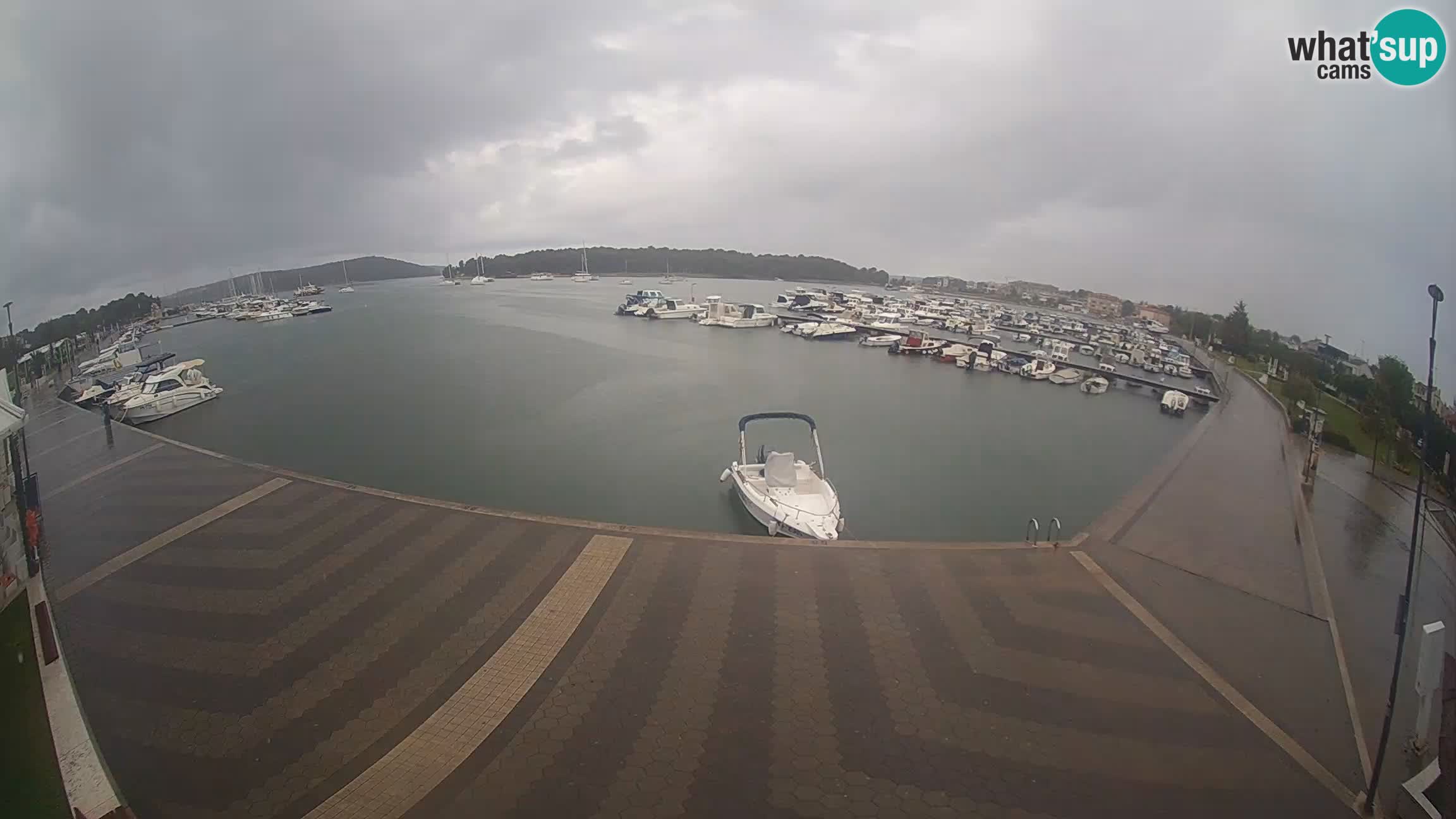 LIVE webcam Medulin marina