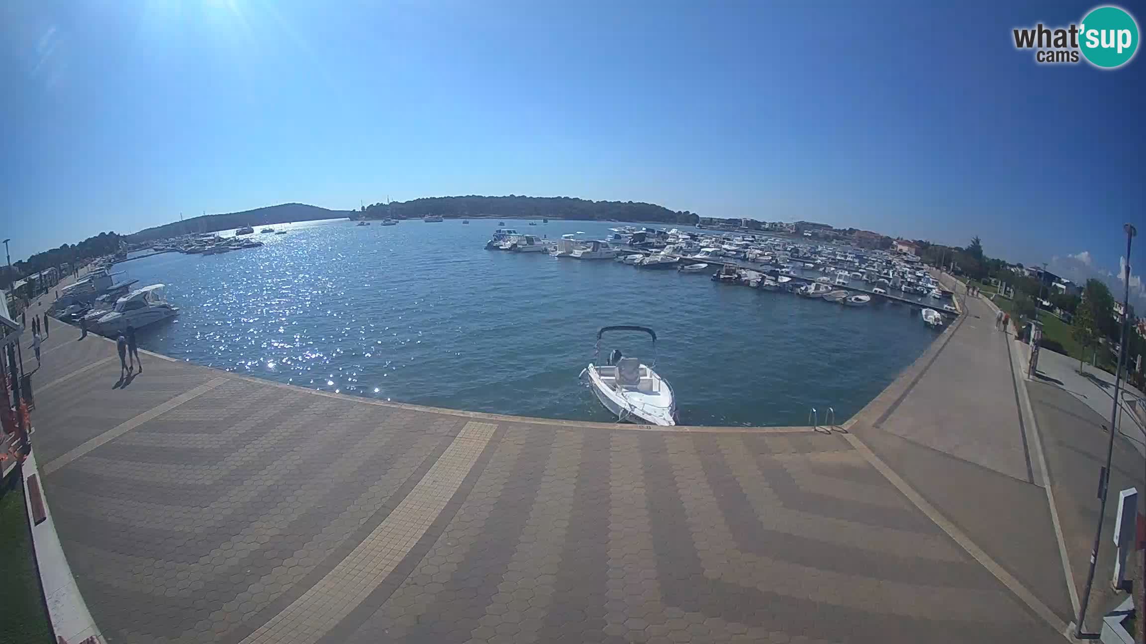 LIVE webcam Medulin marina