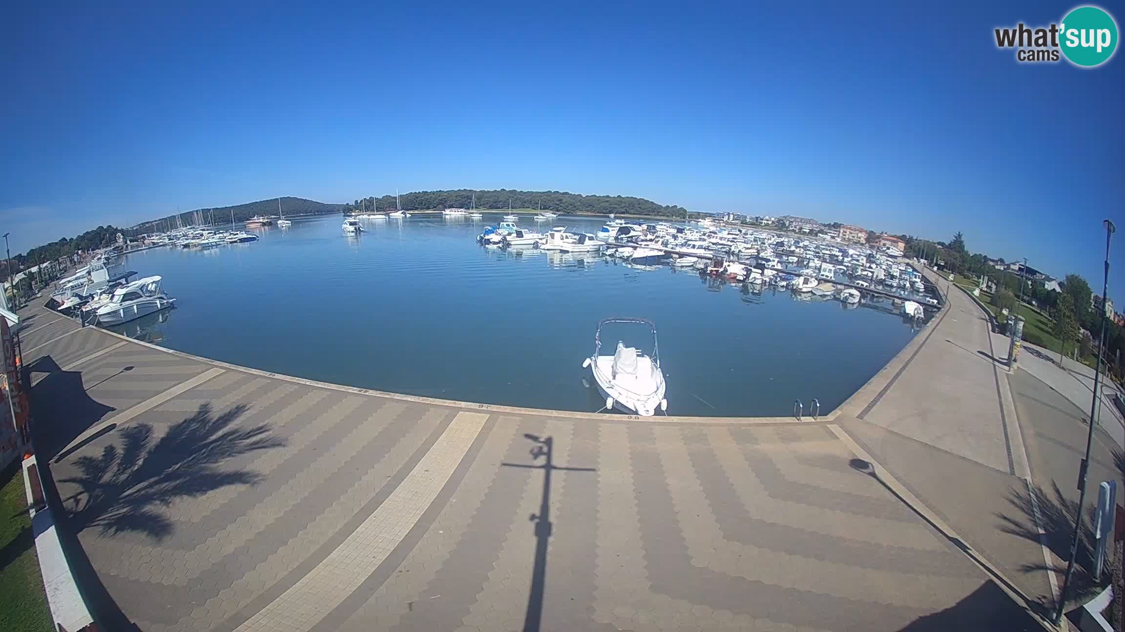 LIVE webcam Medulin marina