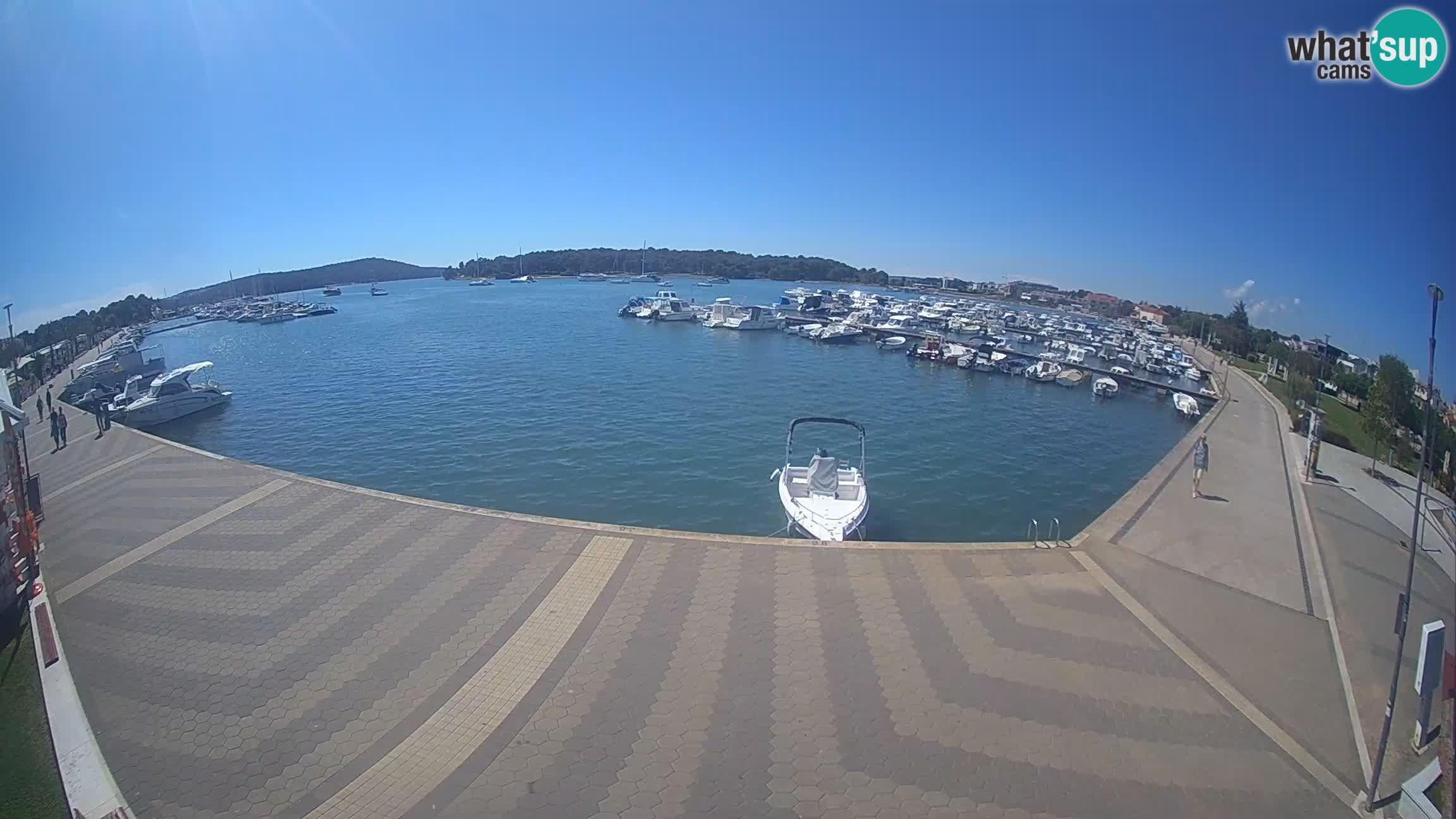 LIVE webcam Medulin marina