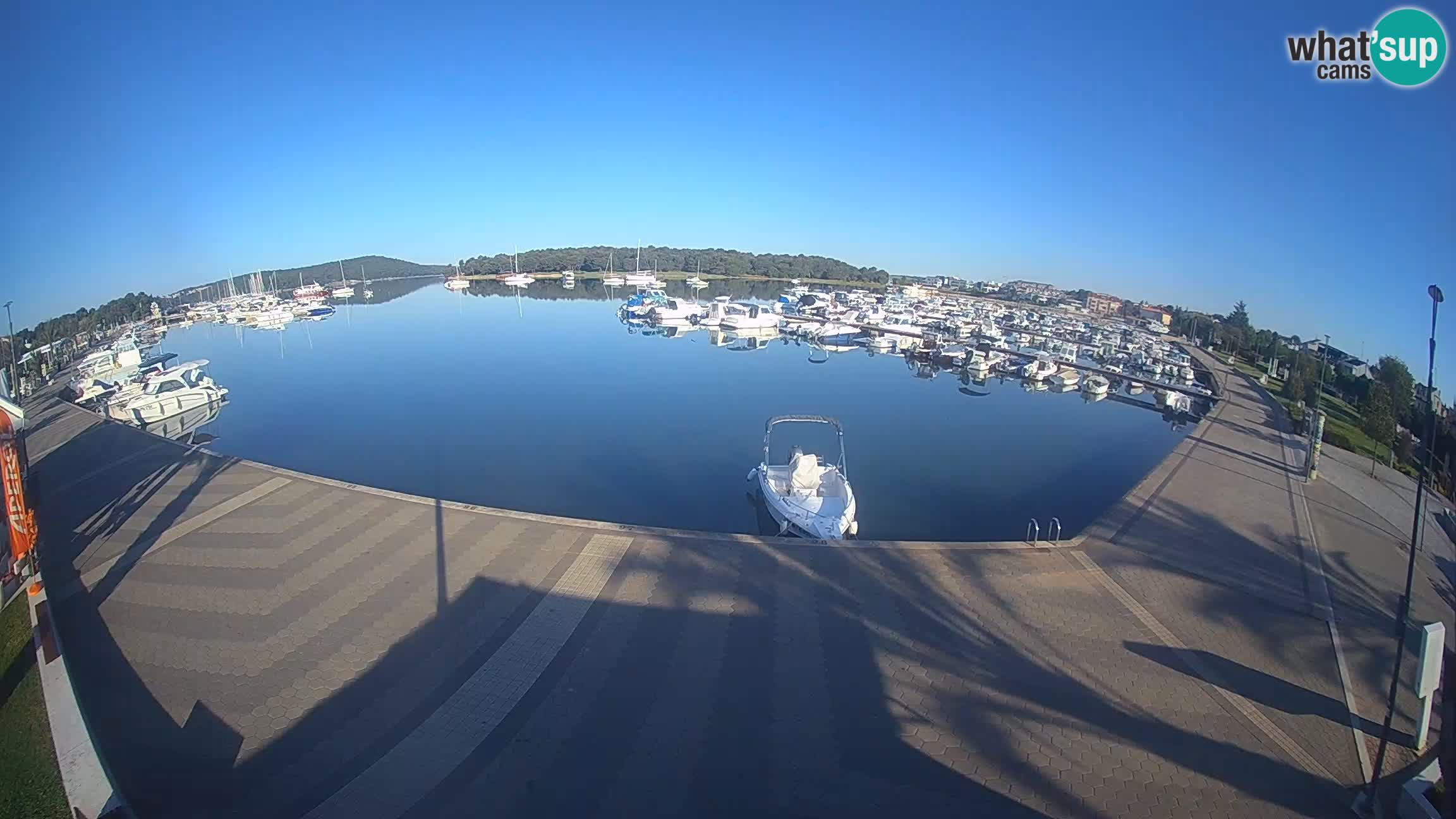 LIVE webcam Medulin marina