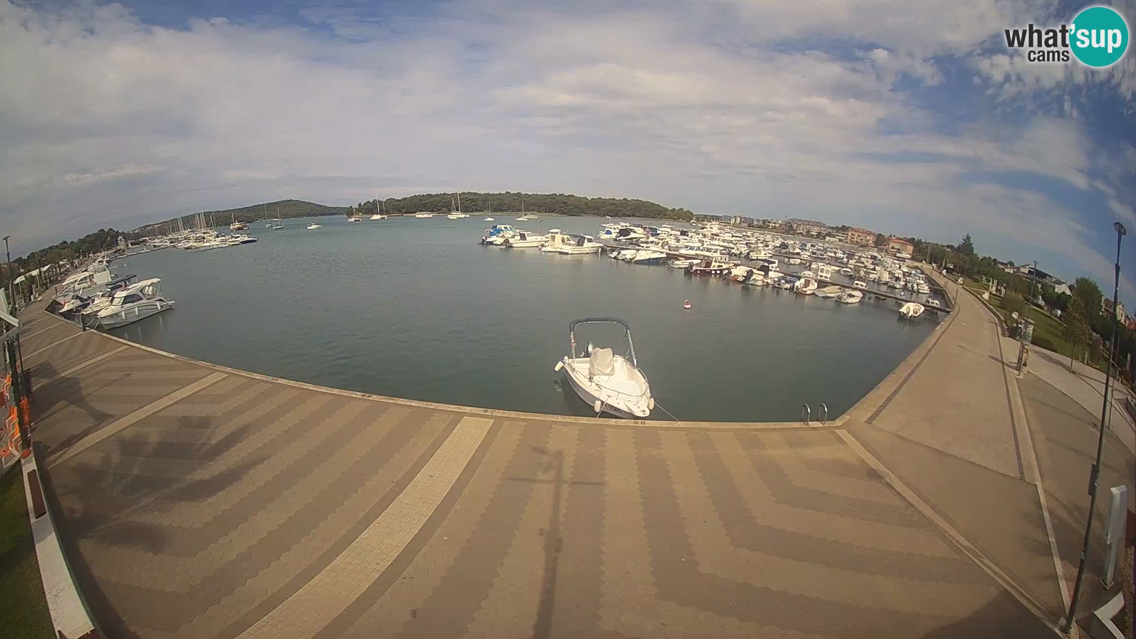 LIVE webcam Medulin marina