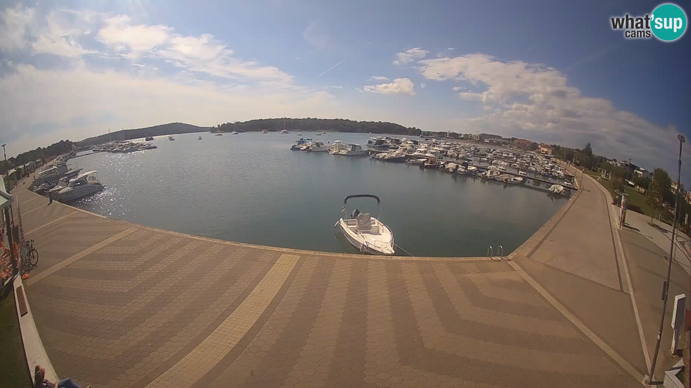 LIVE webcam Medulin marina