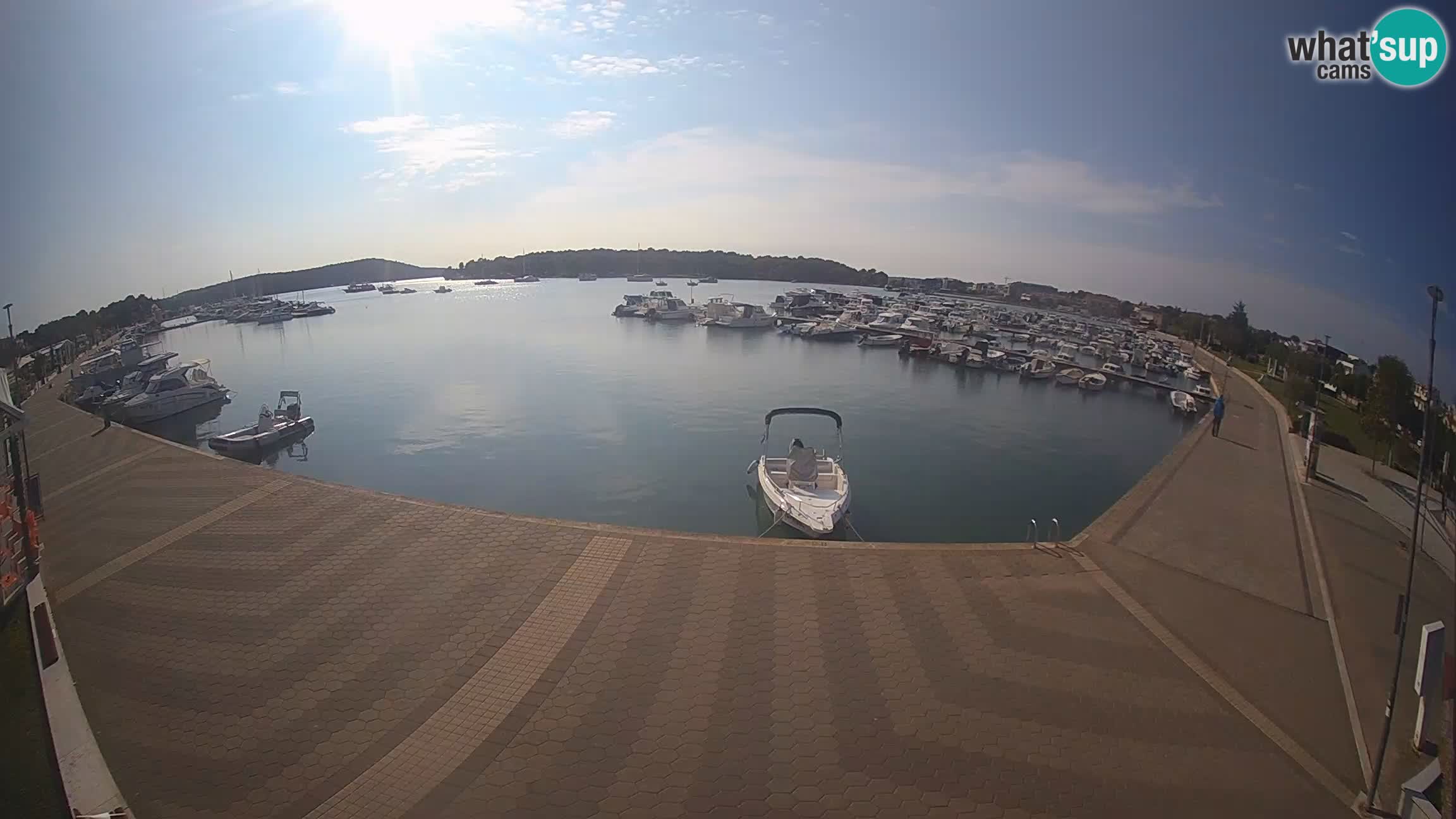 LIVE webcam Medulin marina