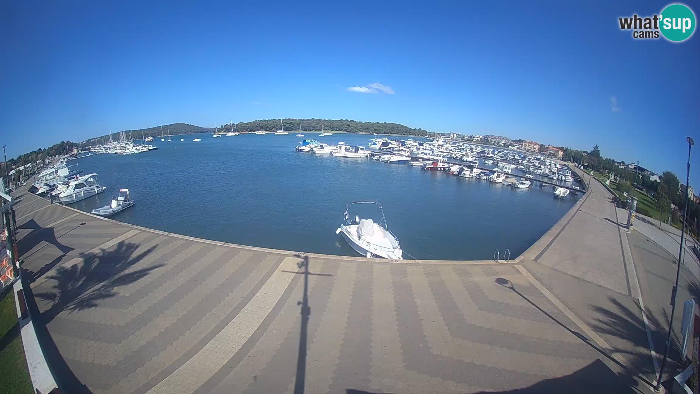 LIVE webcam Medulin marina
