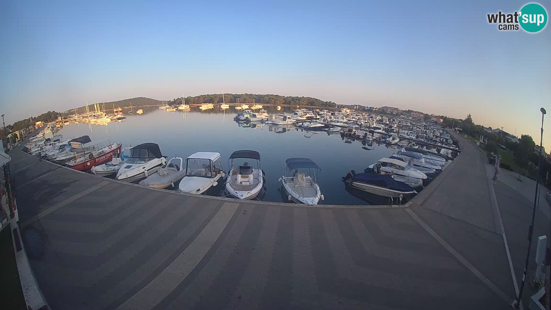 LIVE webcam Medulin marina