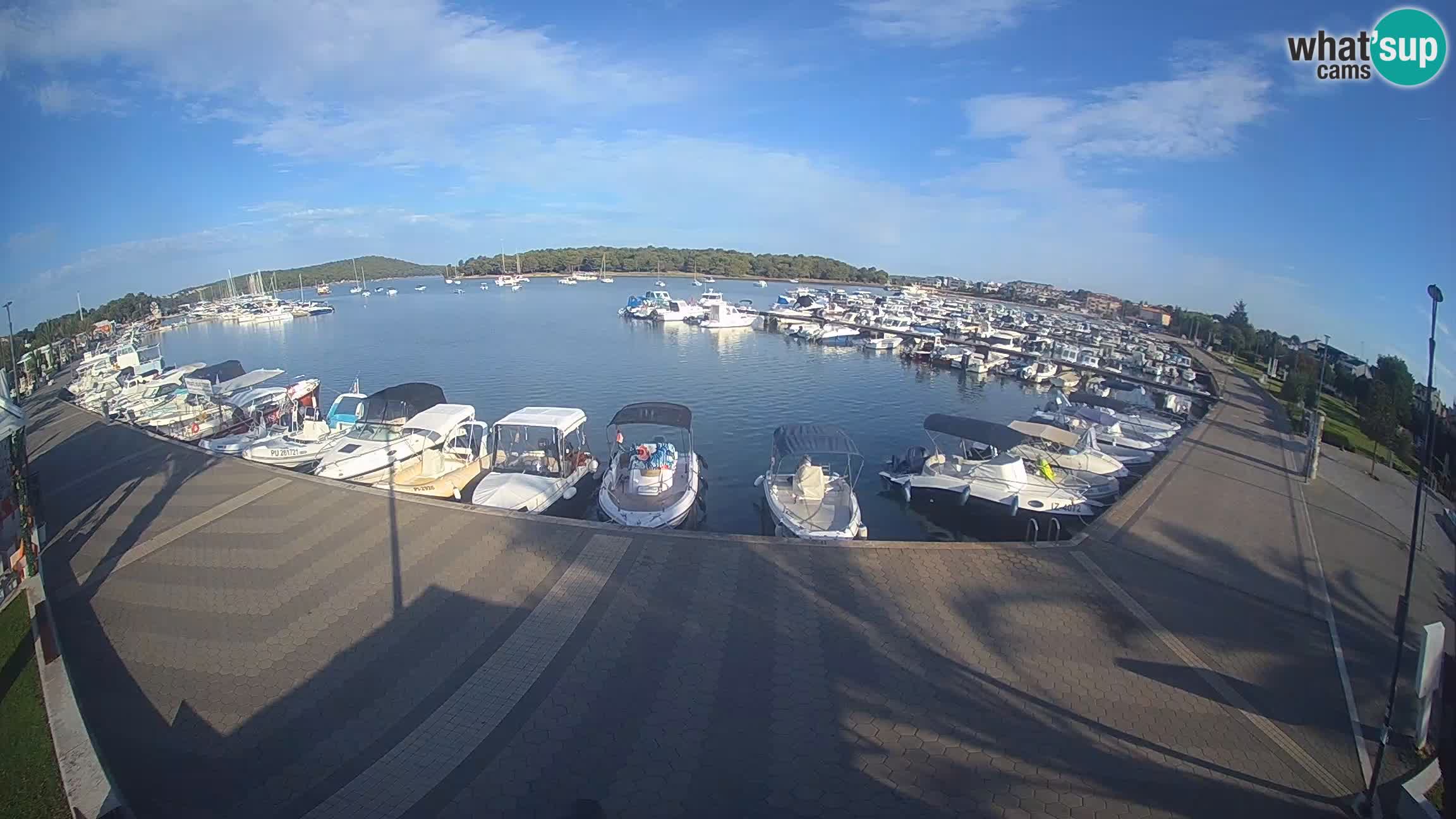 LIVE webcam Medulin marina