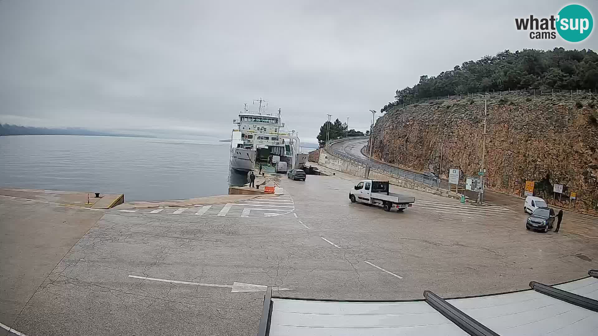 Spletna kamera Cres – Trajekno pristanišče Merag – Krk