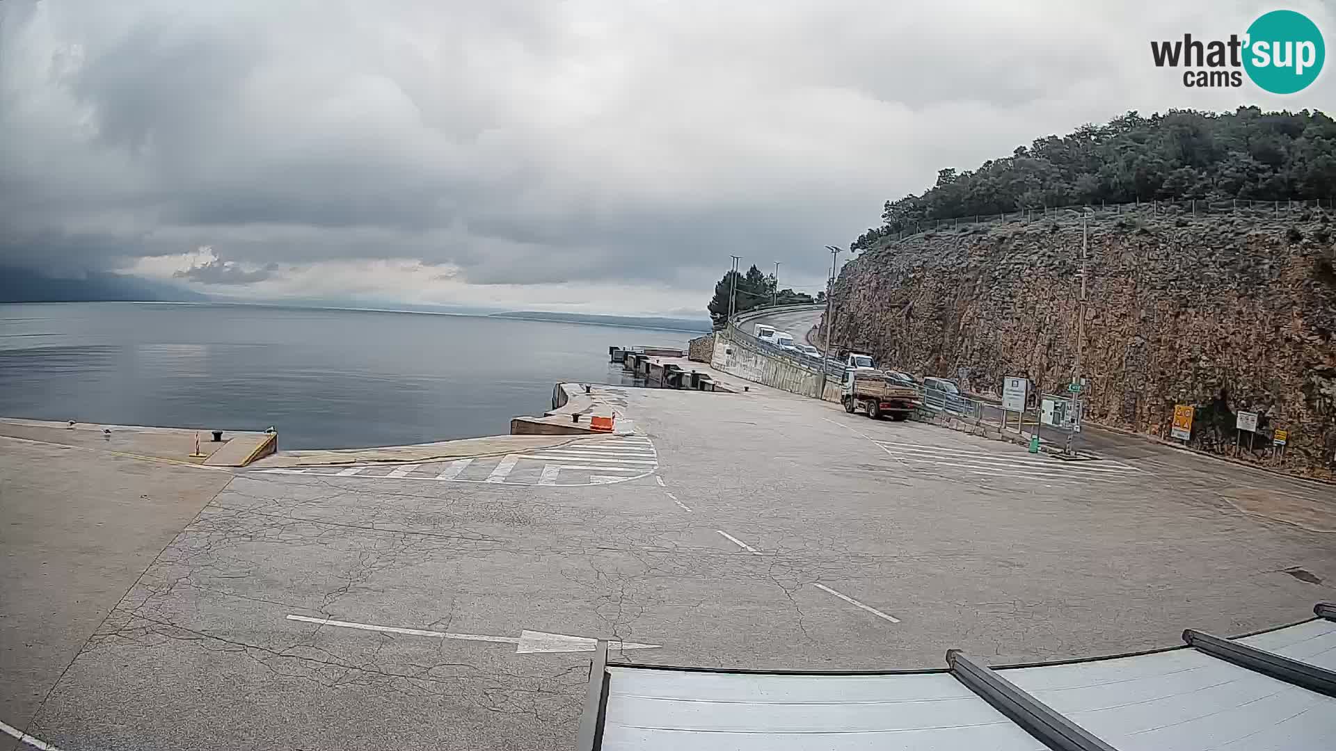 Spletna kamera Cres – Trajekno pristanišče Merag – Krk