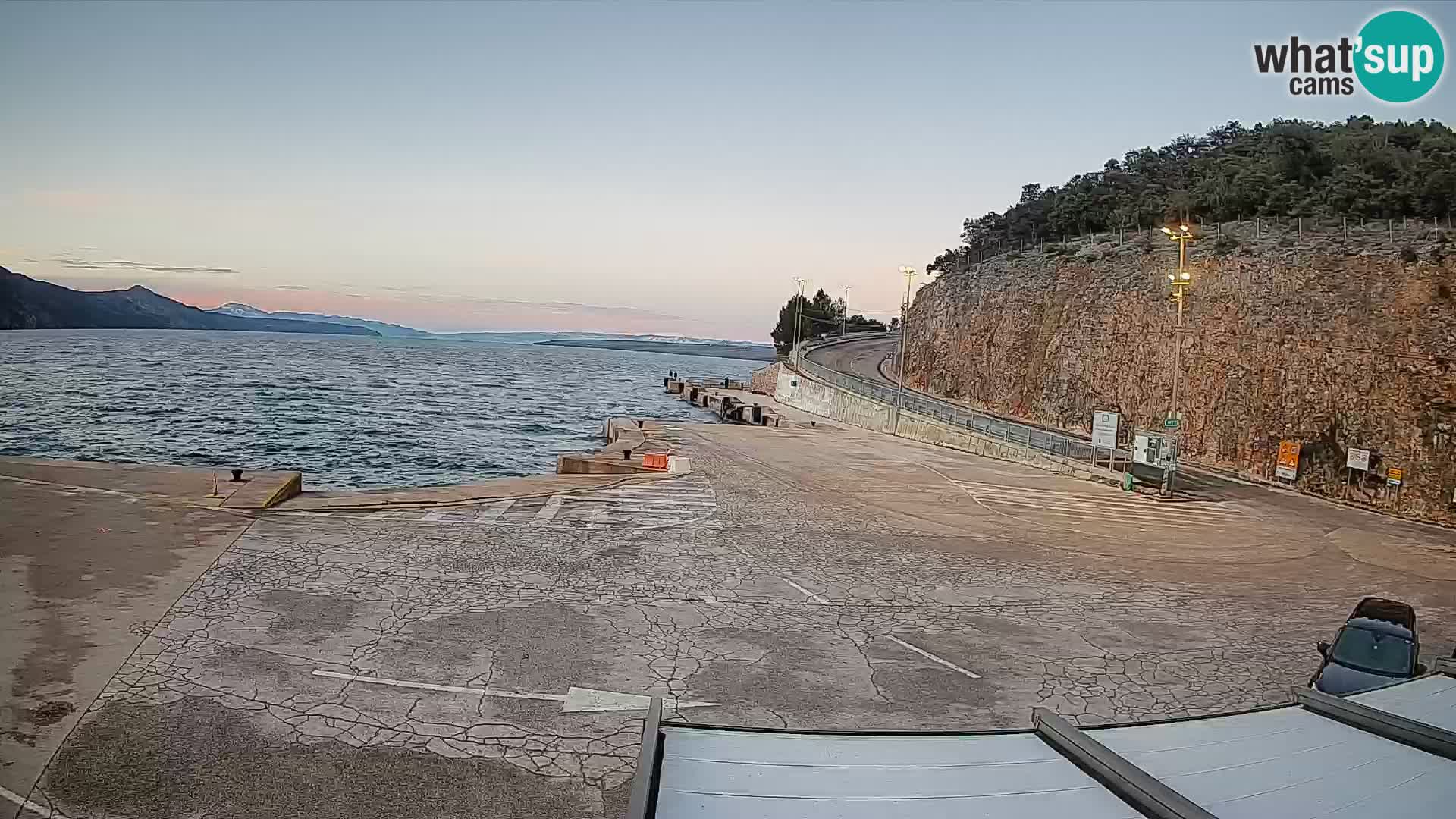 Spletna kamera Cres – Trajekno pristanišče Merag – Krk