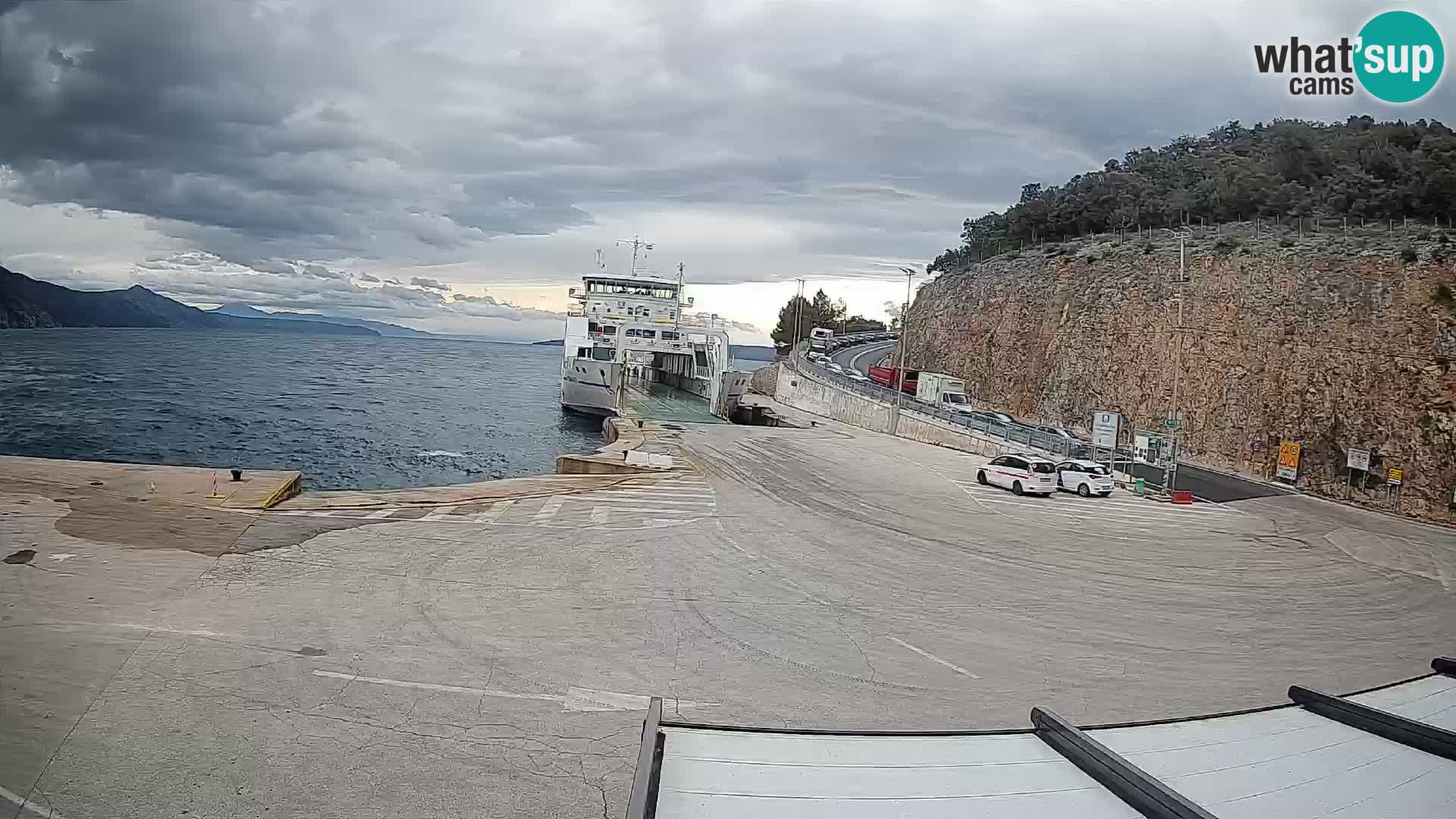 Spletna kamera Cres – Trajekno pristanišče Merag – Krk