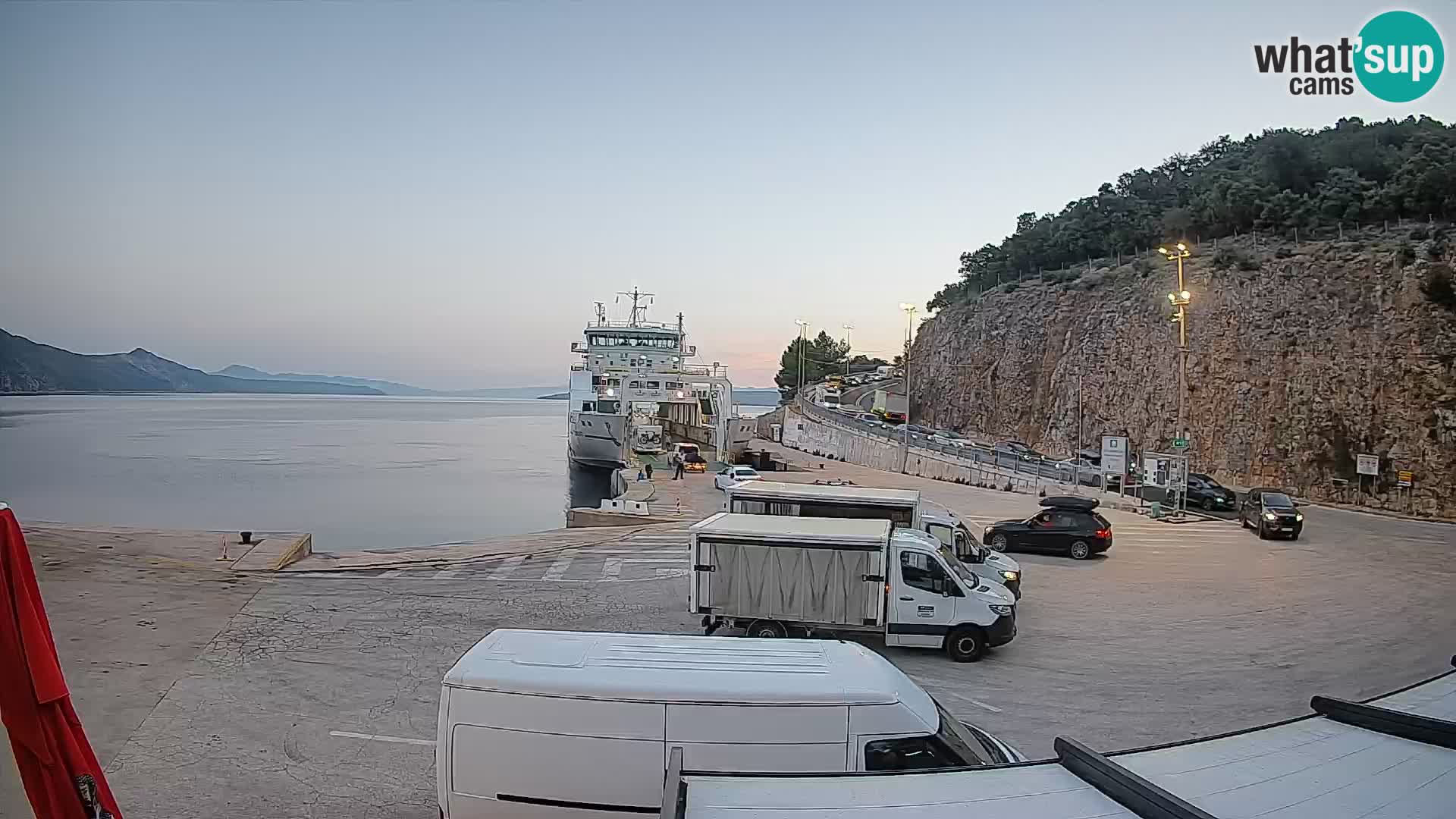 Spletna kamera Cres – Trajekno pristanišče Merag – Krk