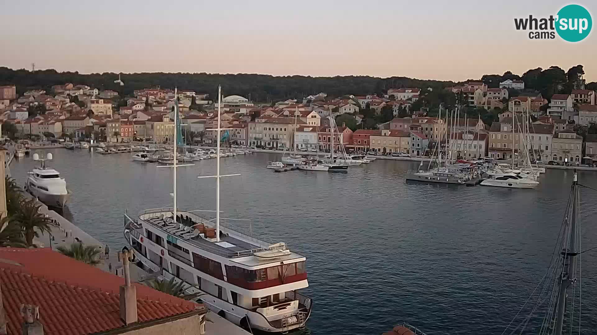 Spletna kamera Mali Lošinj Riva Lošinjskih kapitanov