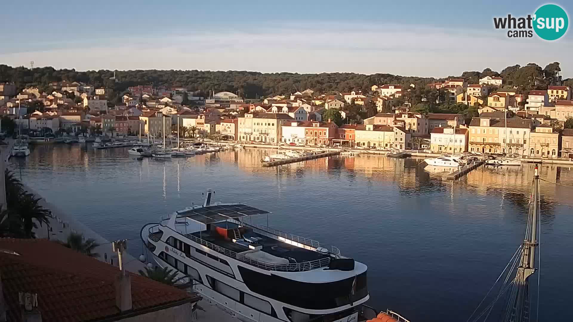 Webkamera u živo – Mali Lošinj – Riva Lošinjskih kapetana