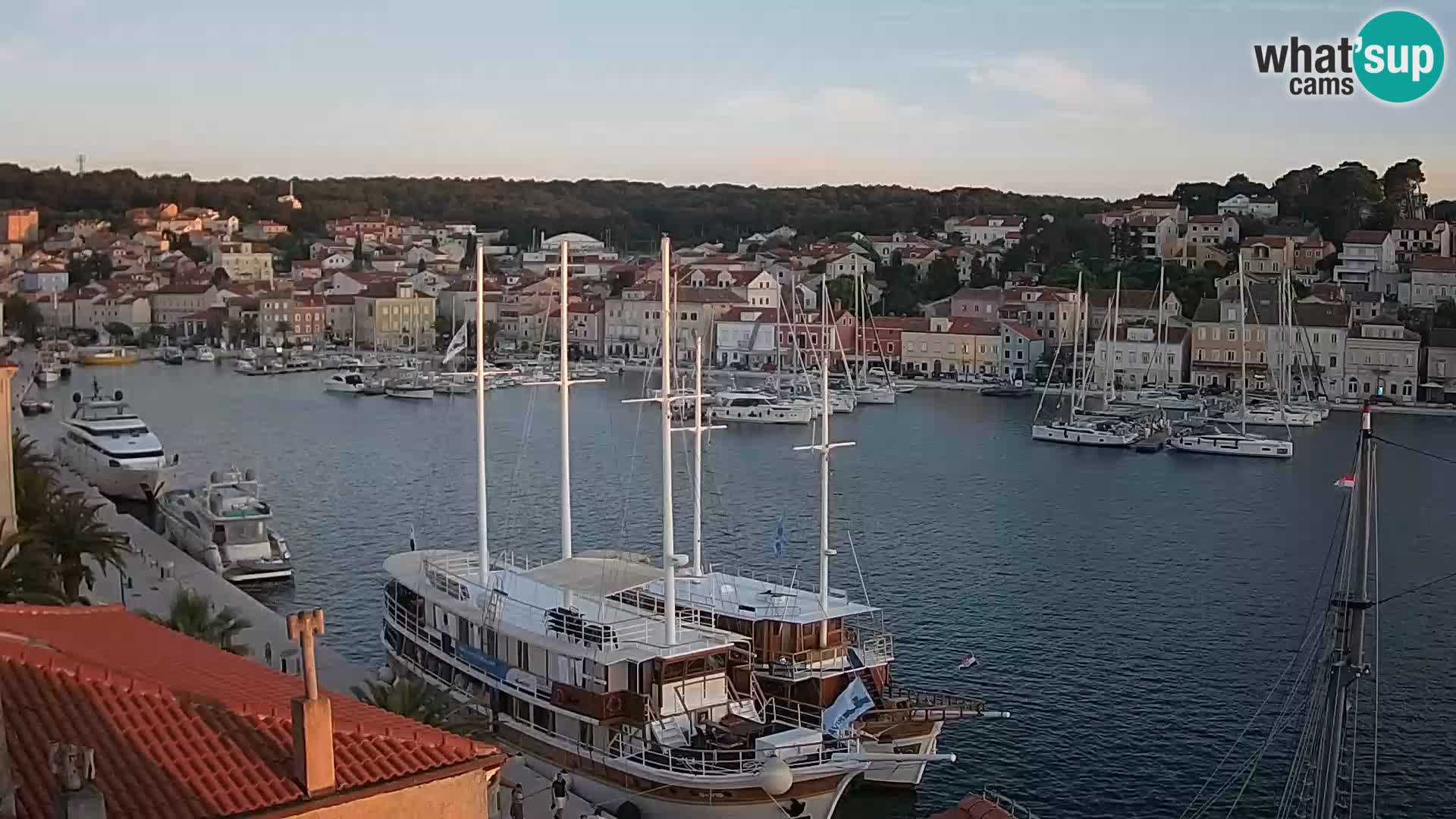 Webkamera u živo – Mali Lošinj – Riva Lošinjskih kapetana