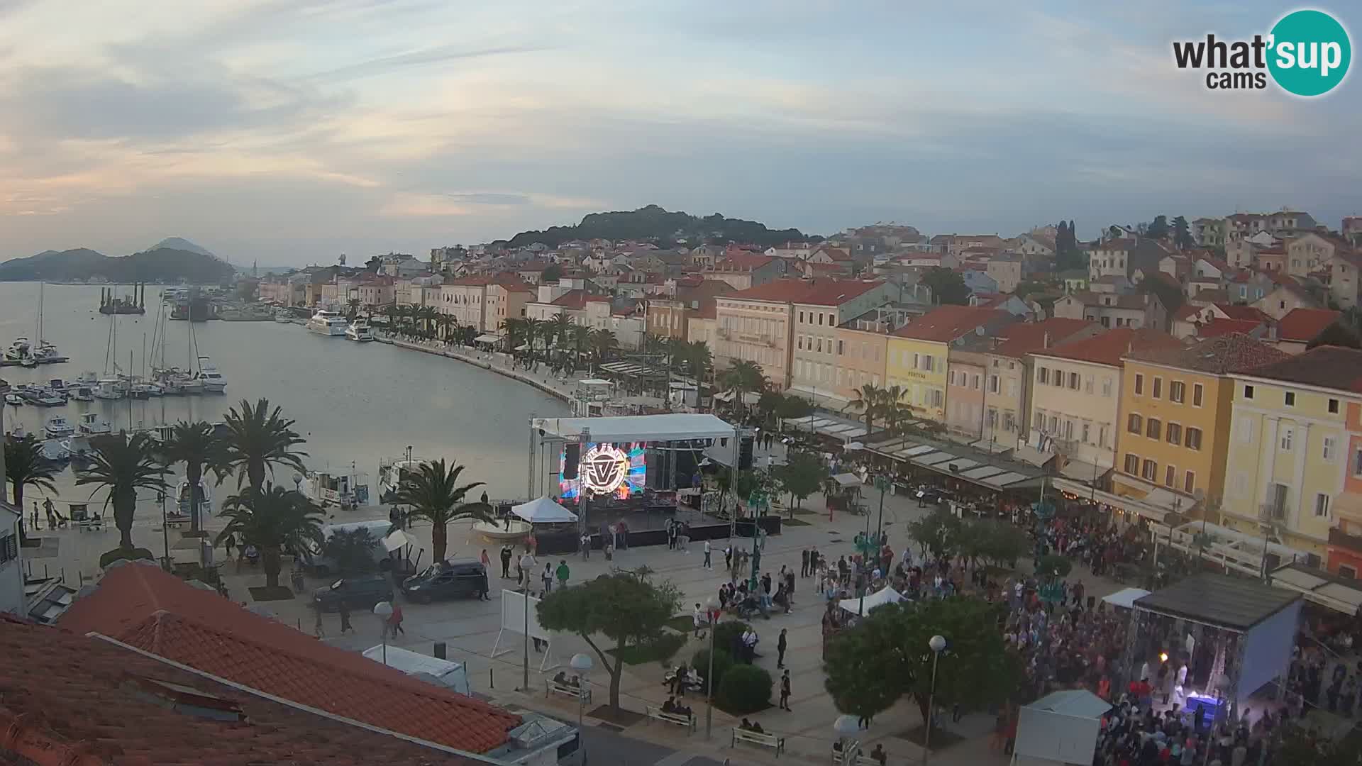 Webcam live Lussinpiccolo – Piazza principale