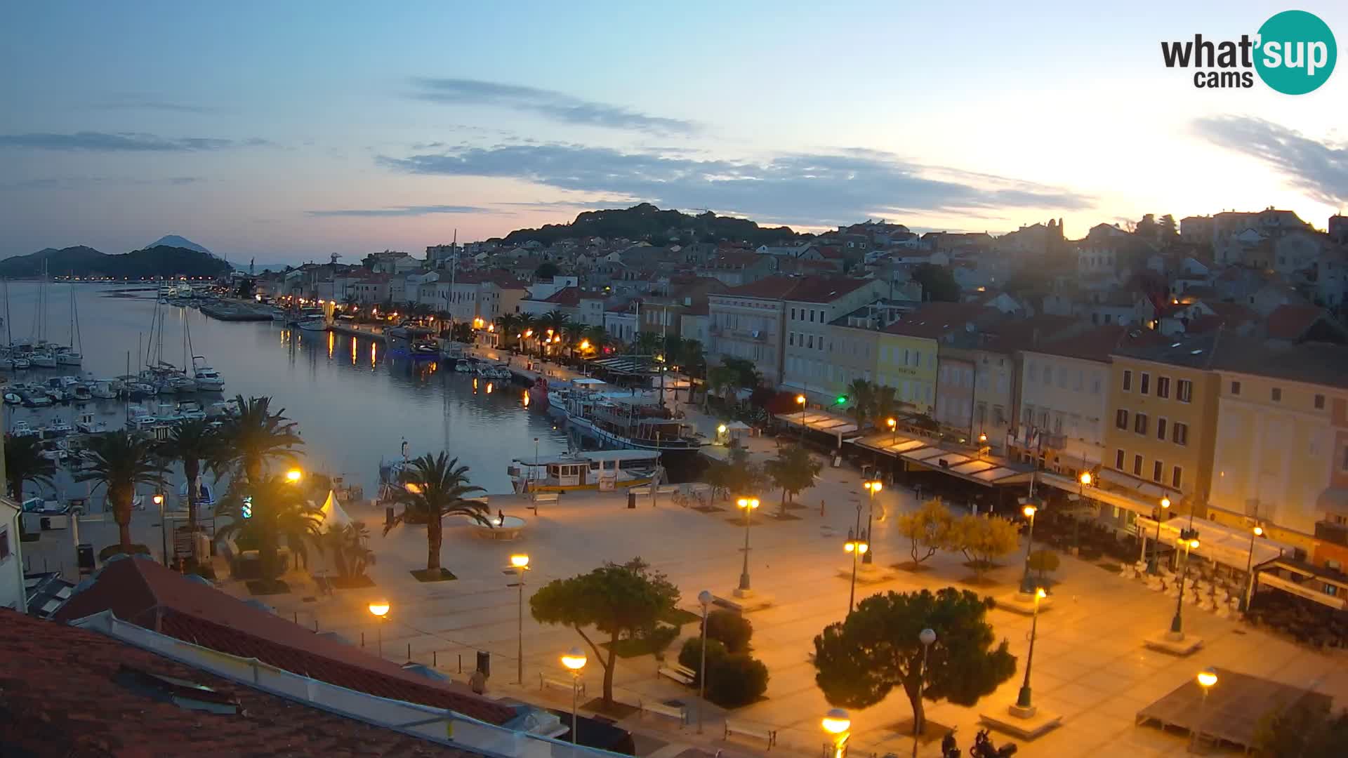 Webcam live Lussinpiccolo – Piazza principale