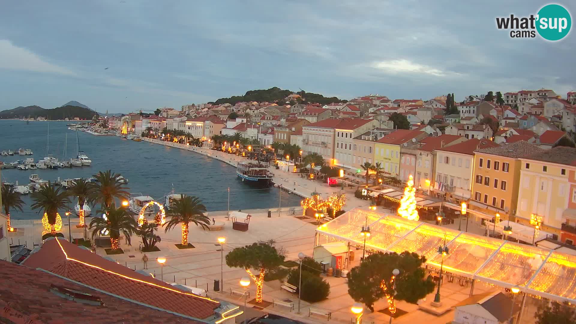 Webcam live Lussinpiccolo – Piazza principale