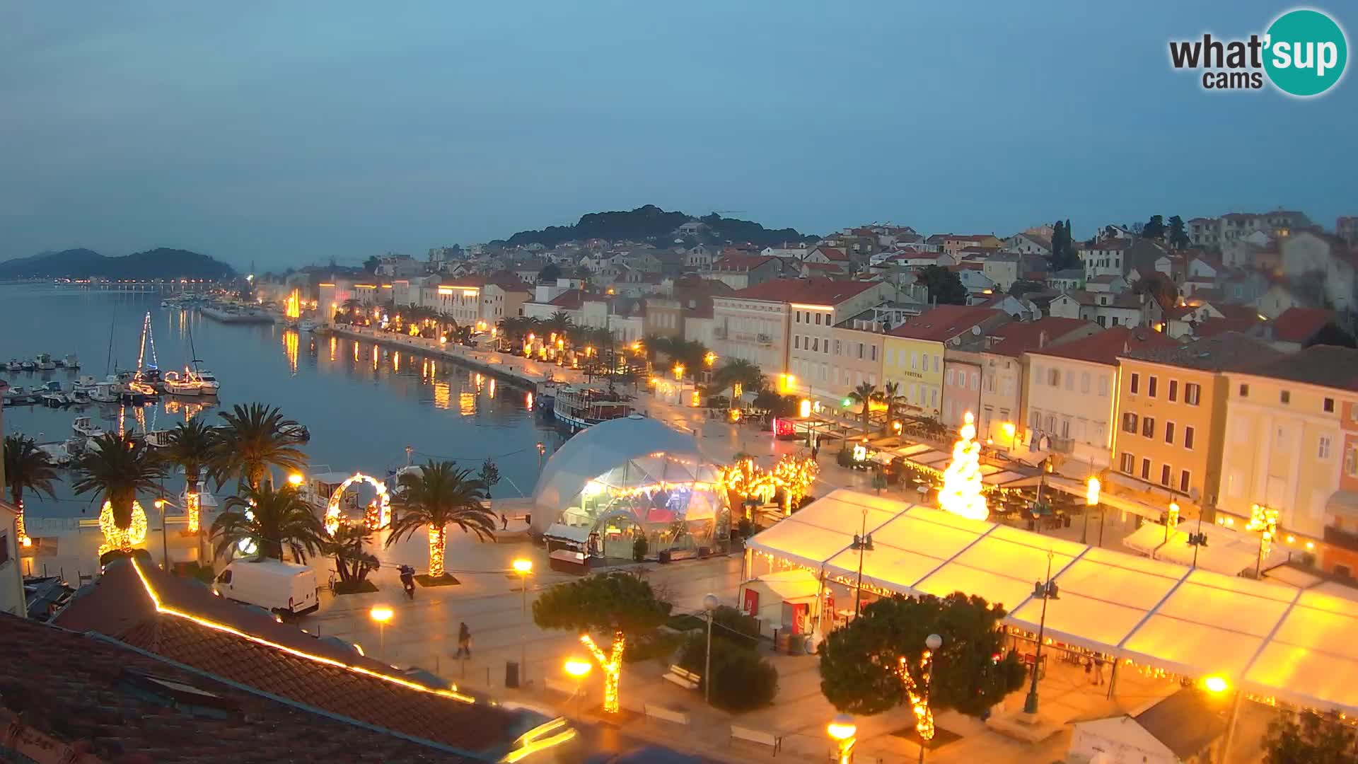 Webcam live Lussinpiccolo – Piazza principale