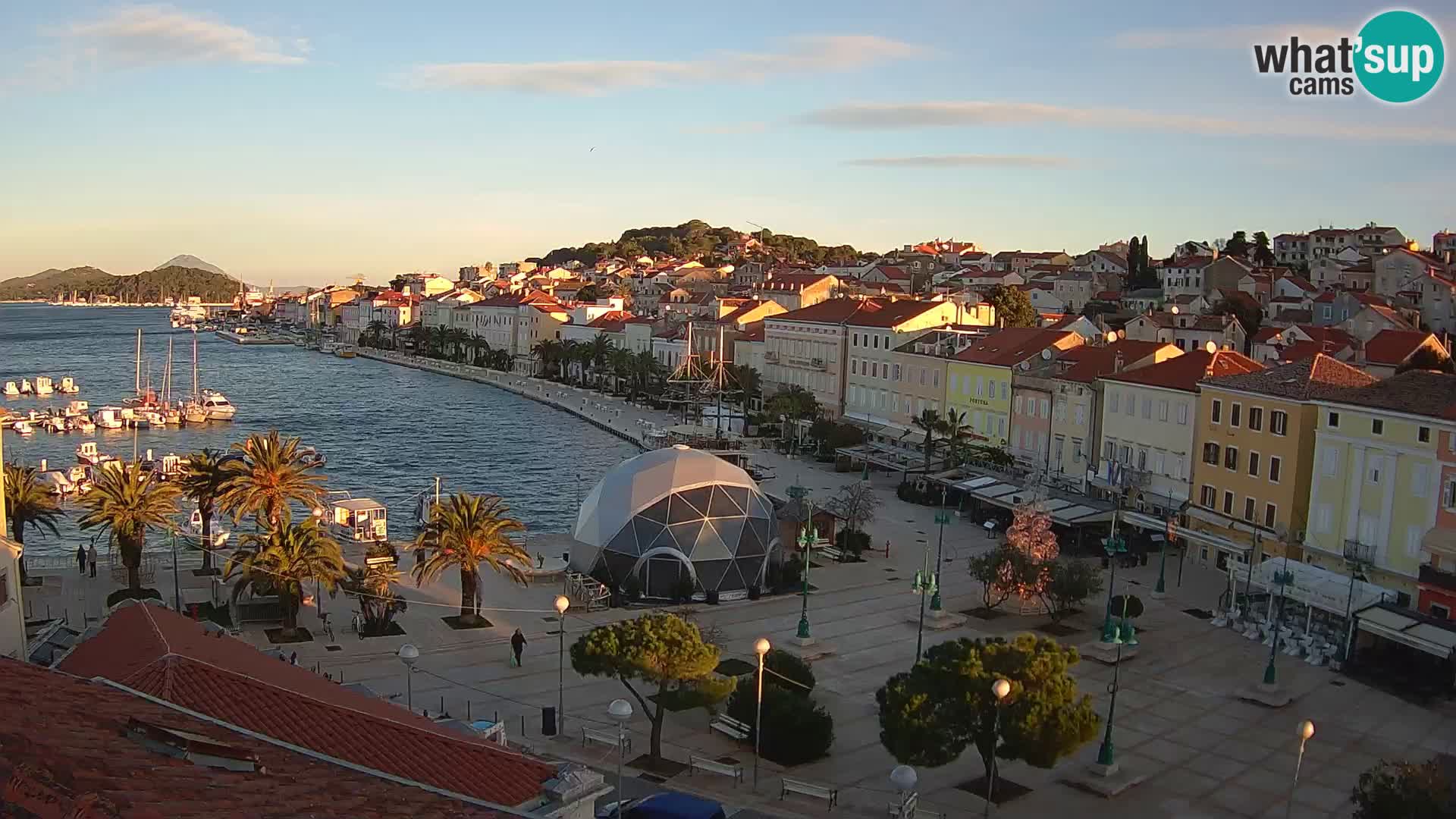 Webcam live Lussinpiccolo – Piazza principale