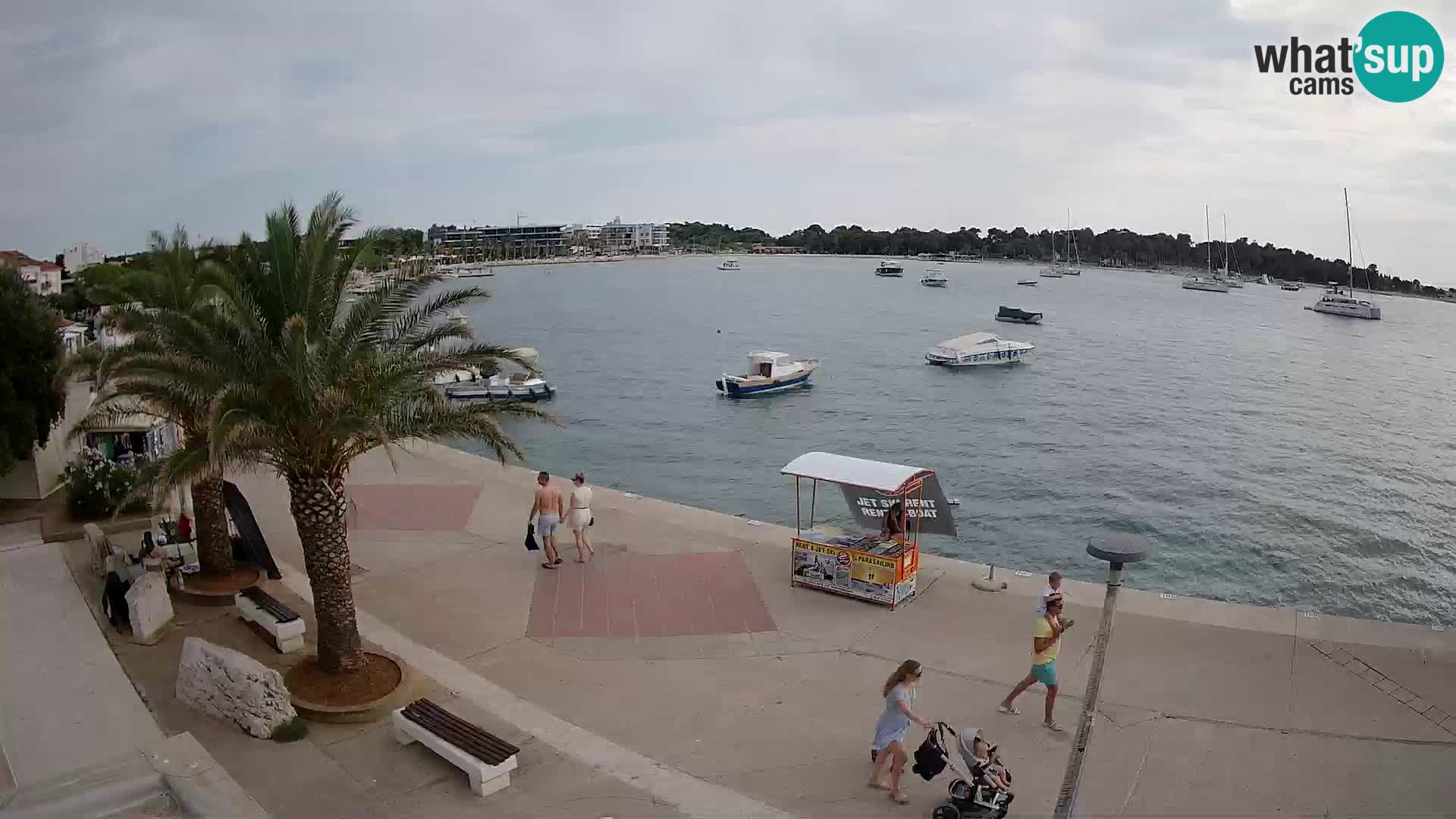 Promenada u Novalji