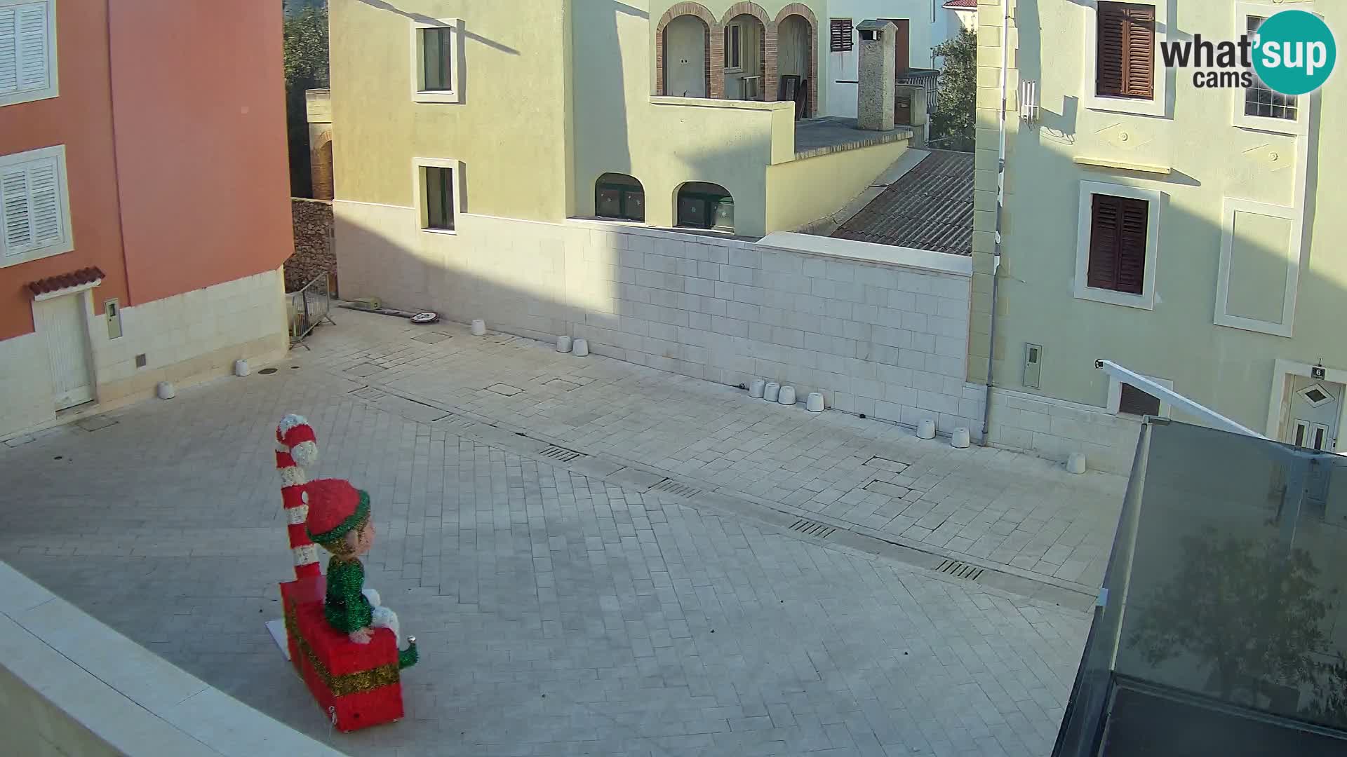 Novalja – Alojzija Stepinca square and Dalmatinska street