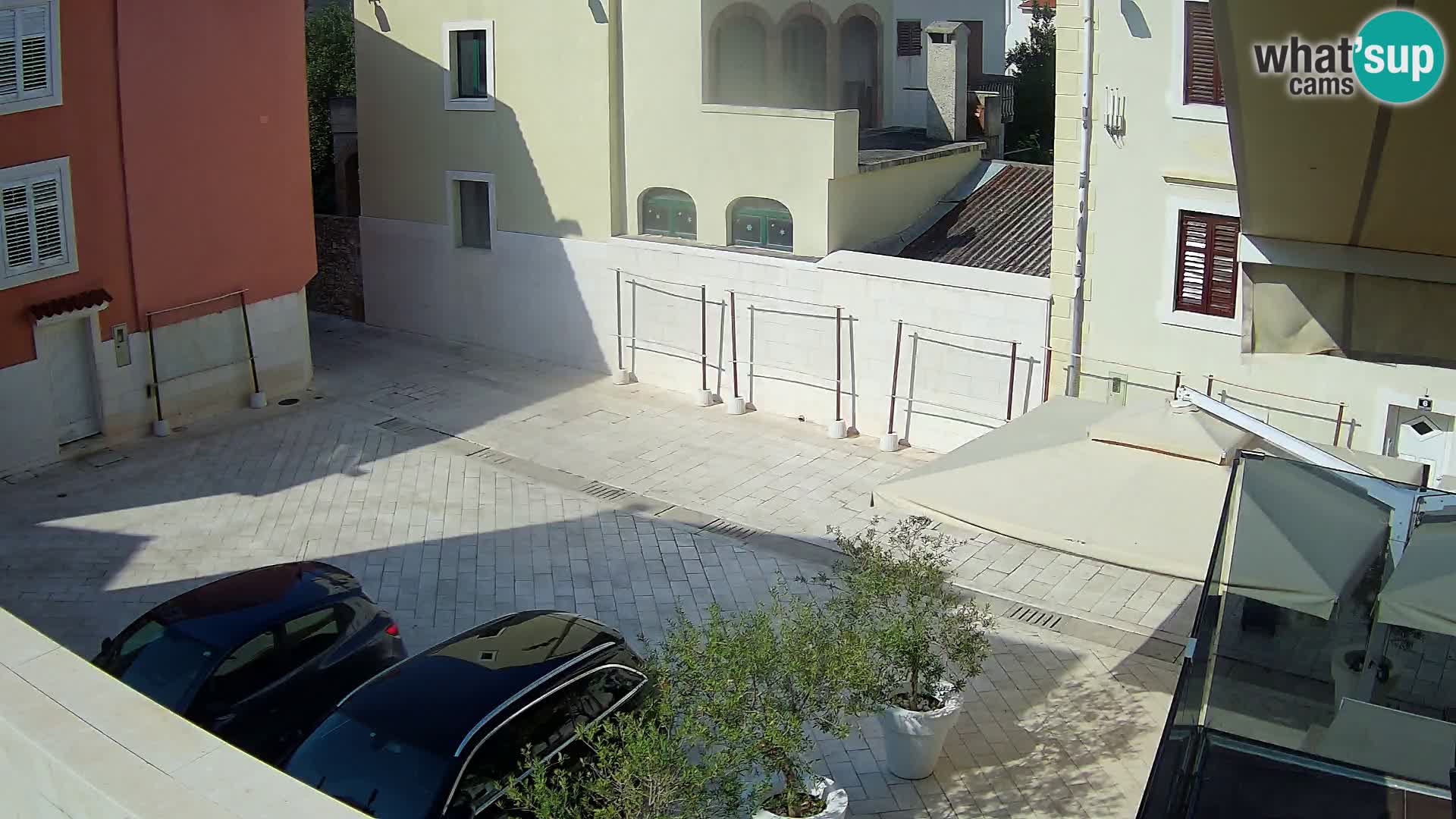 Novalja – Alojzija Stepinca square and Dalmatinska street