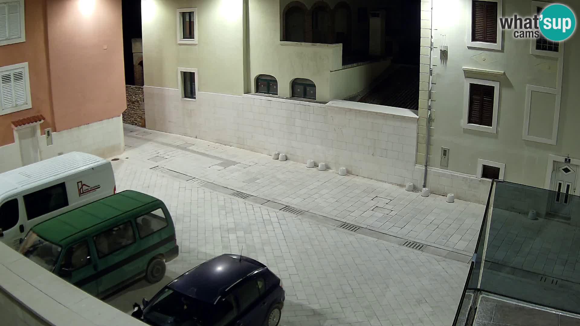 Novalja – Alojzija Stepinca square and Dalmatinska street