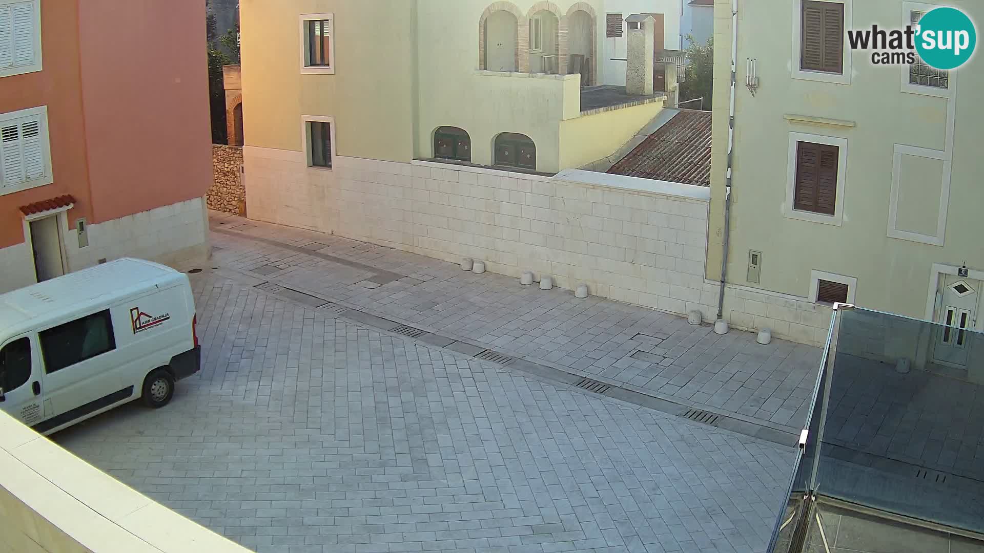 Novalja – trg Alojzija Stepinca i Dalmatinska ulica