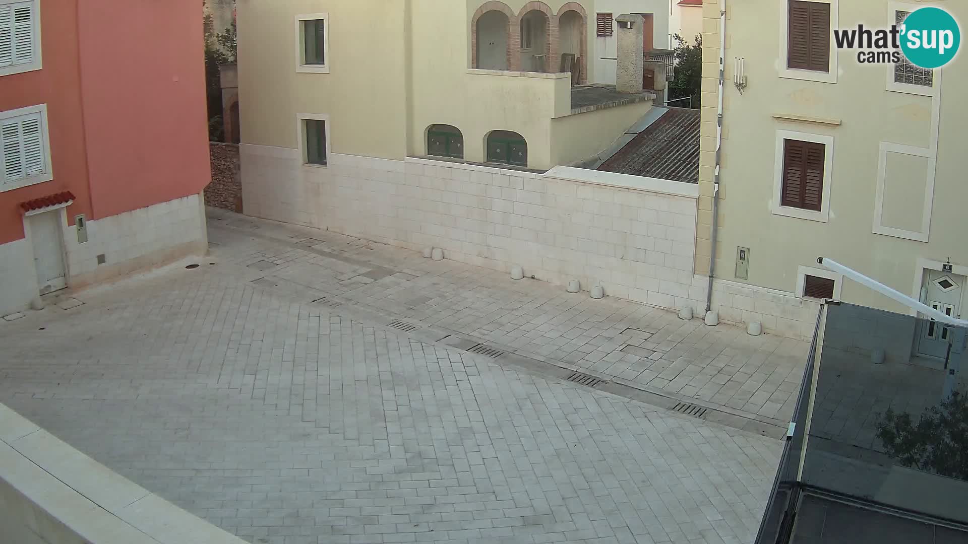 Novalja – trg Alojzija Stepinca in Dalmatinska ulica