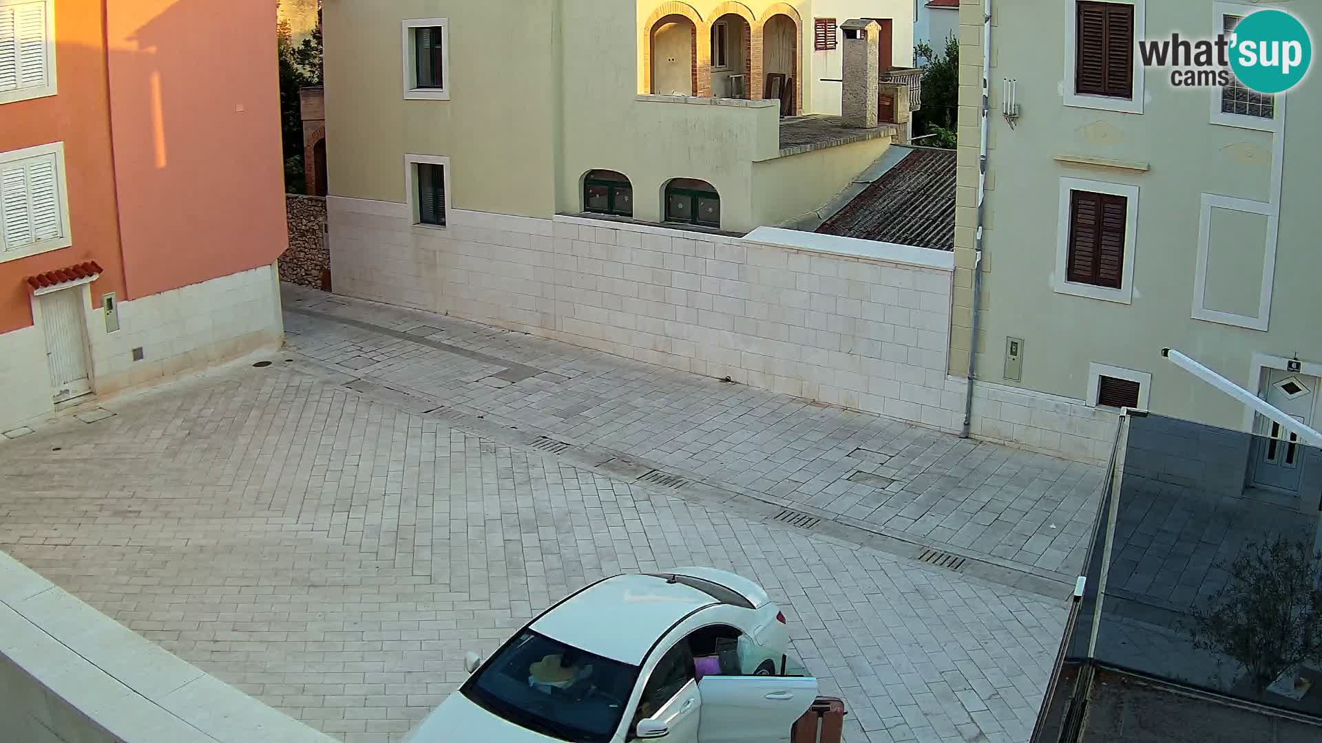 Novalja – Alojzija Stepinca square and Dalmatinska street