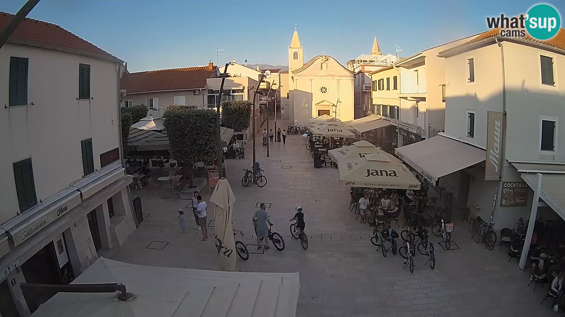 Novalja – place Loža