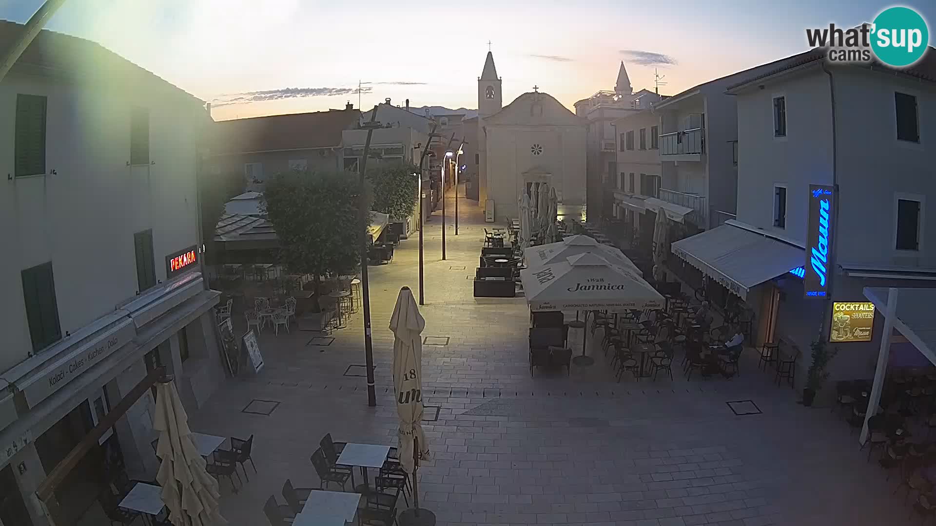 Novalja – place Loža