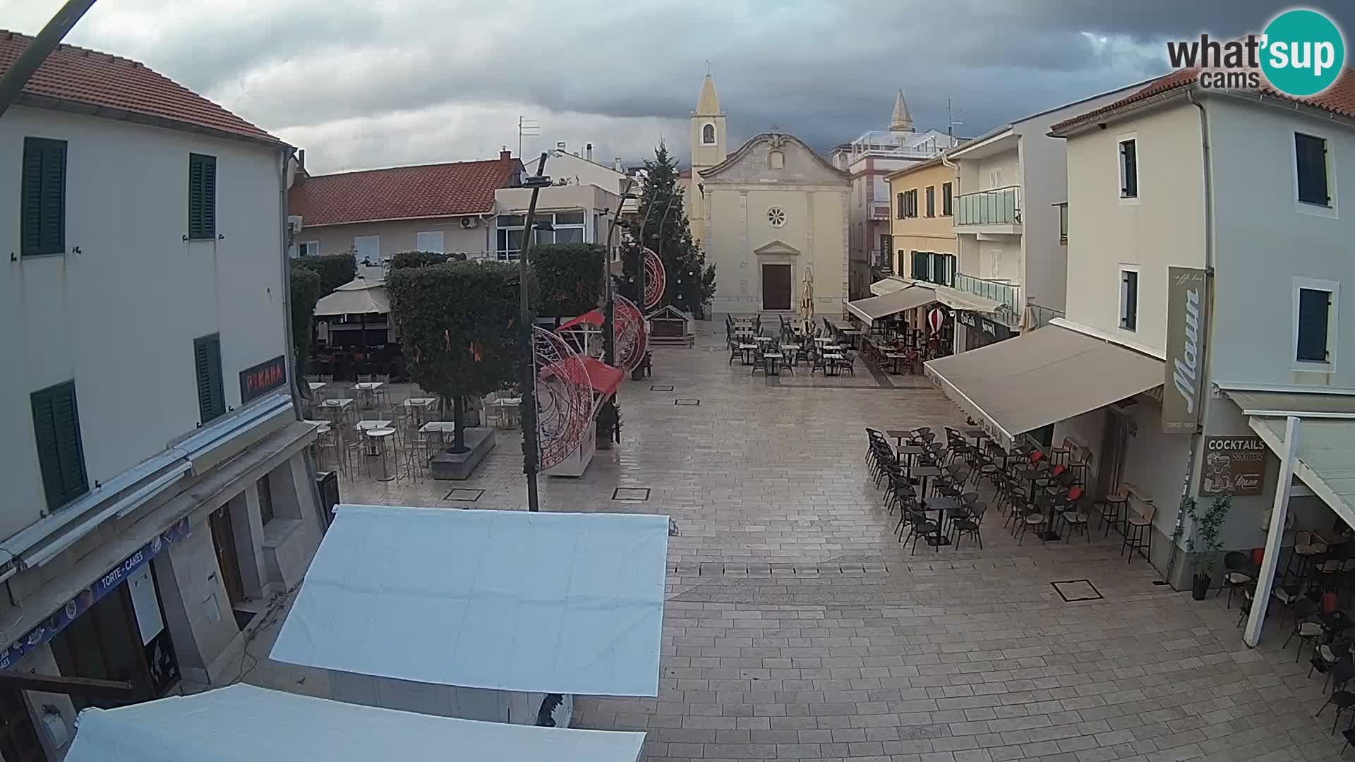 Novalja – place Loža