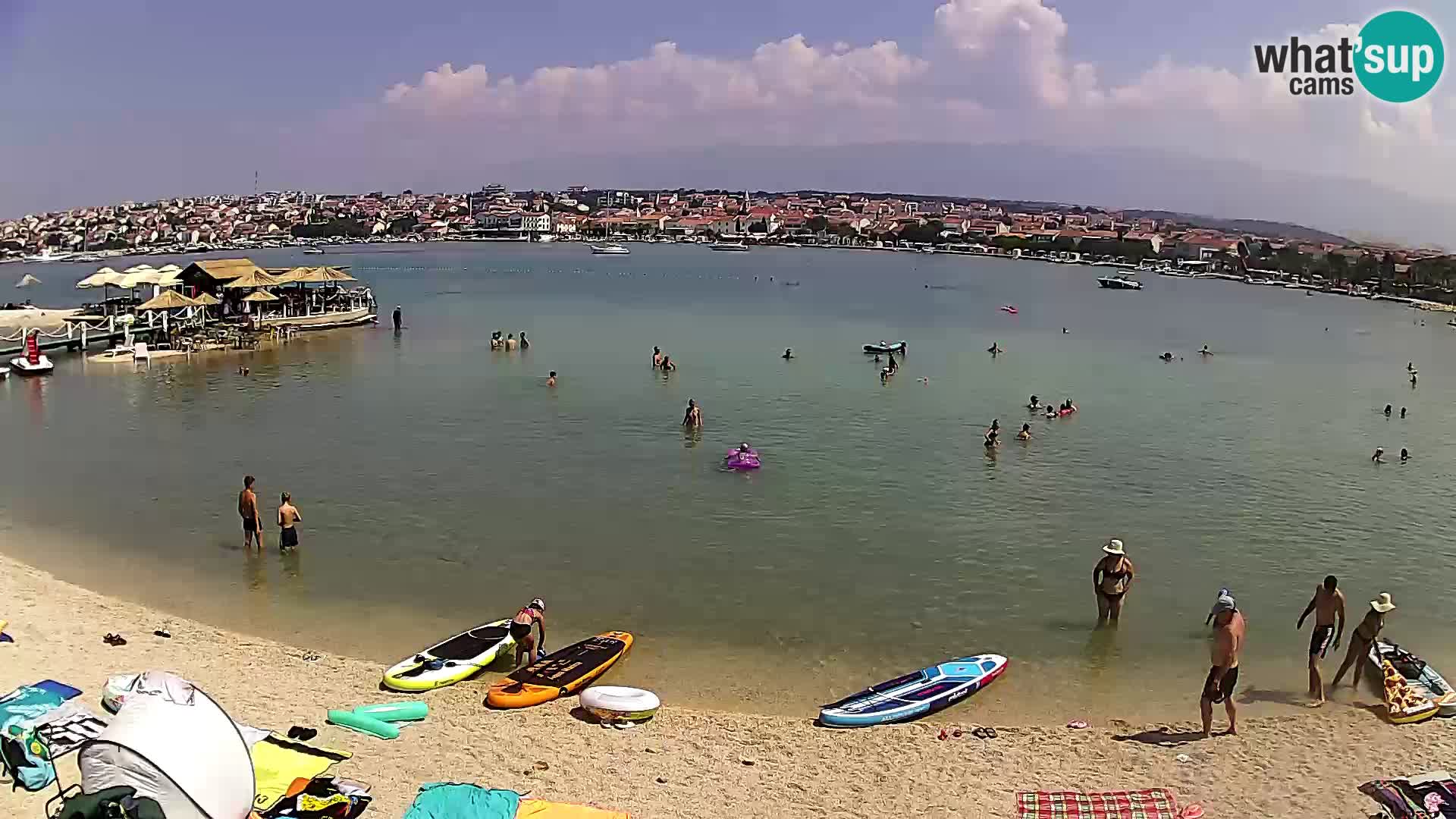 Novalja en vivo – playa de la ciudad