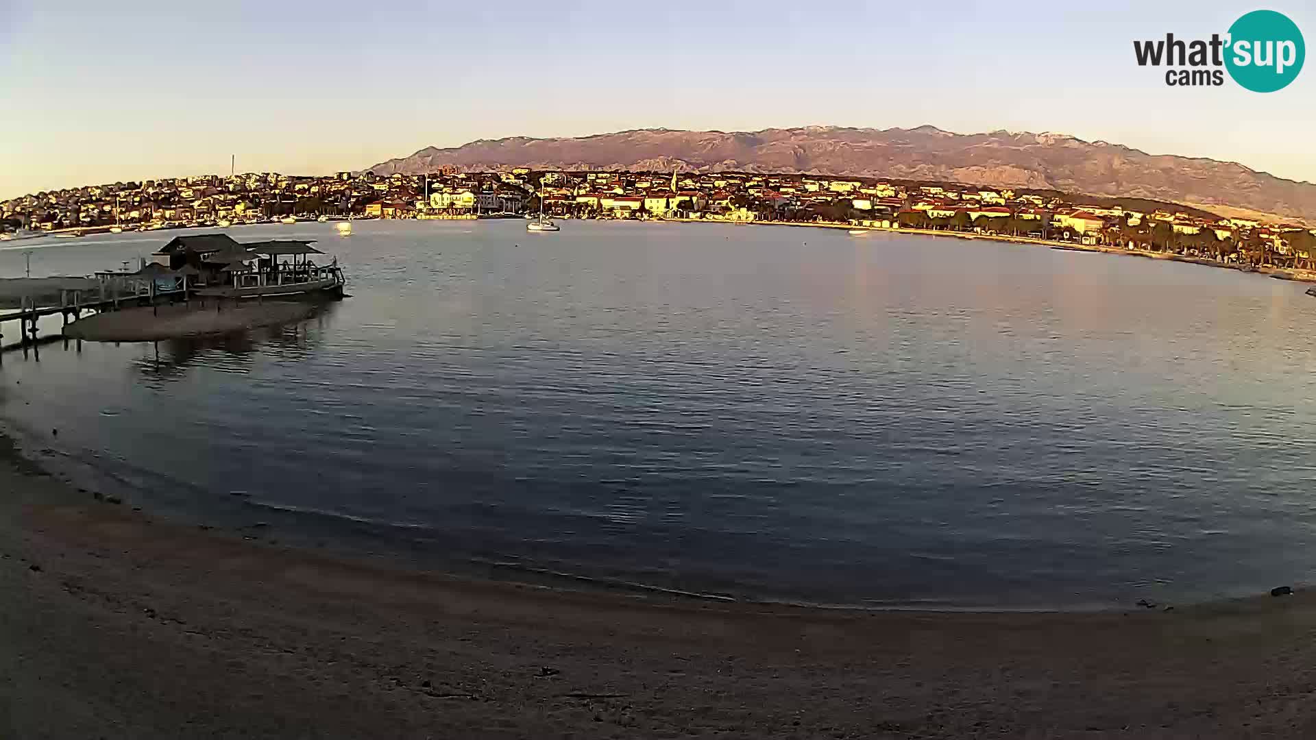 Novalja en vivo – playa de la ciudad