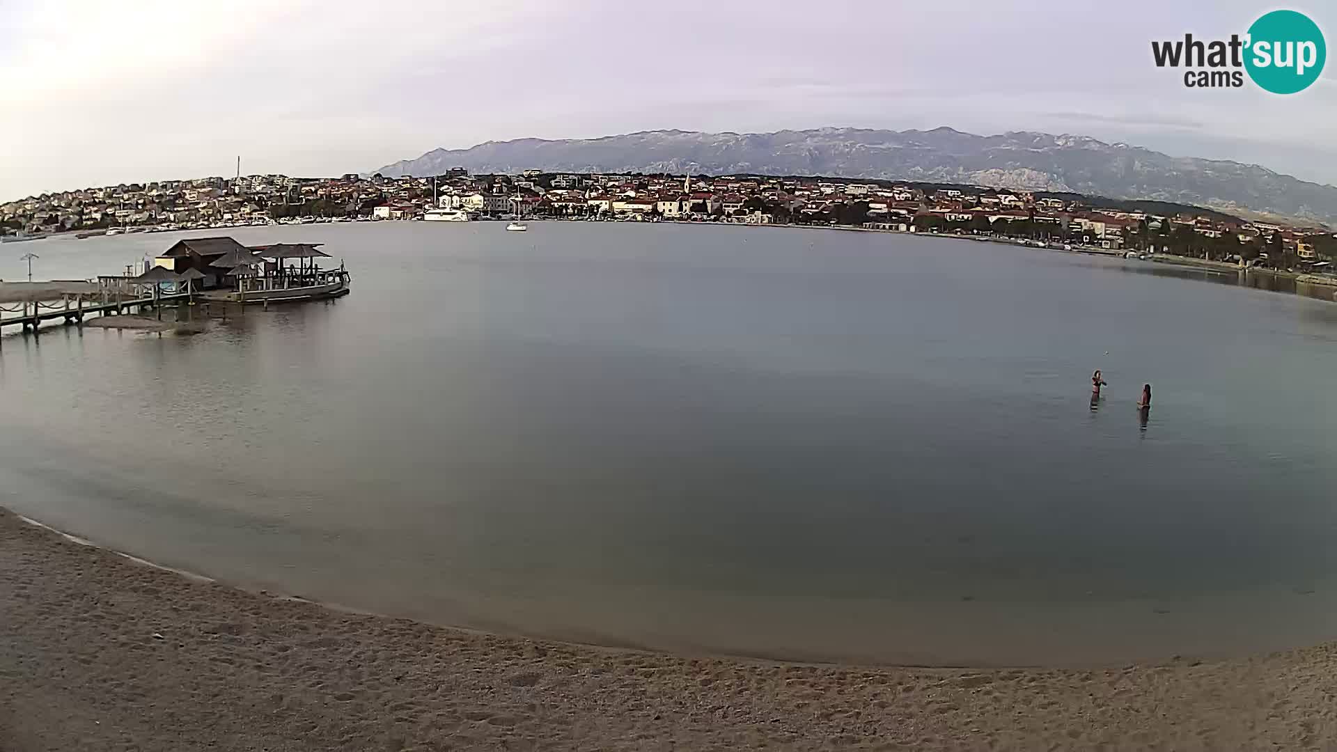 Novalja en vivo – playa de la ciudad