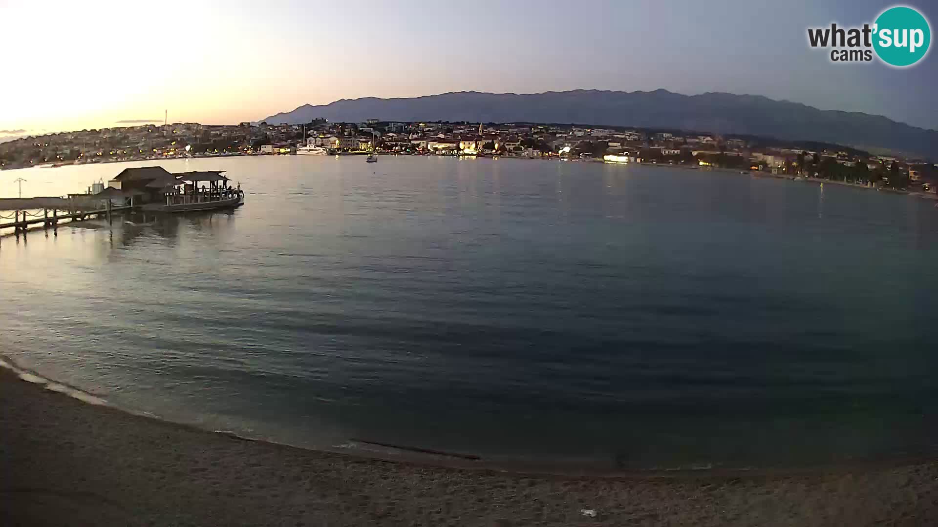 Novalja en vivo – playa de la ciudad
