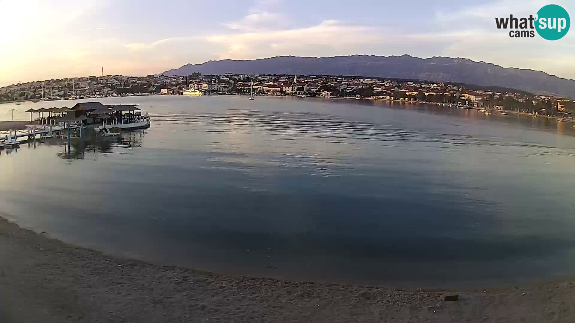 Novalja en vivo – playa de la ciudad