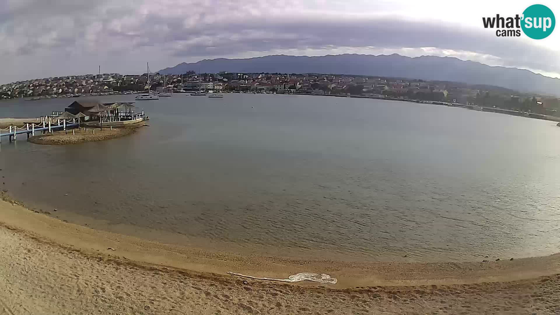Novalja en vivo – playa de la ciudad
