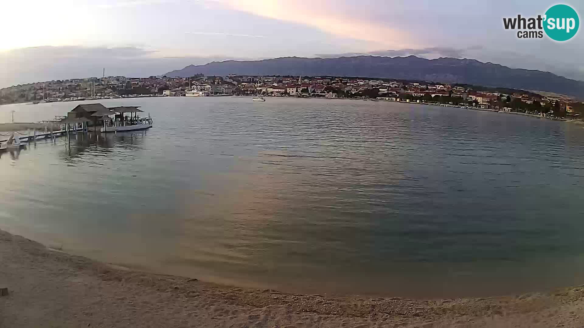 Novalja en vivo – playa de la ciudad