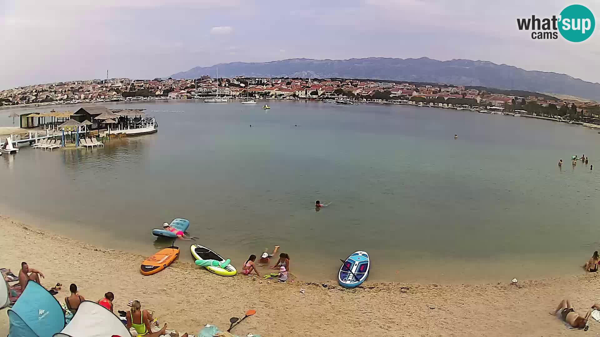 Novalja en vivo – playa de la ciudad