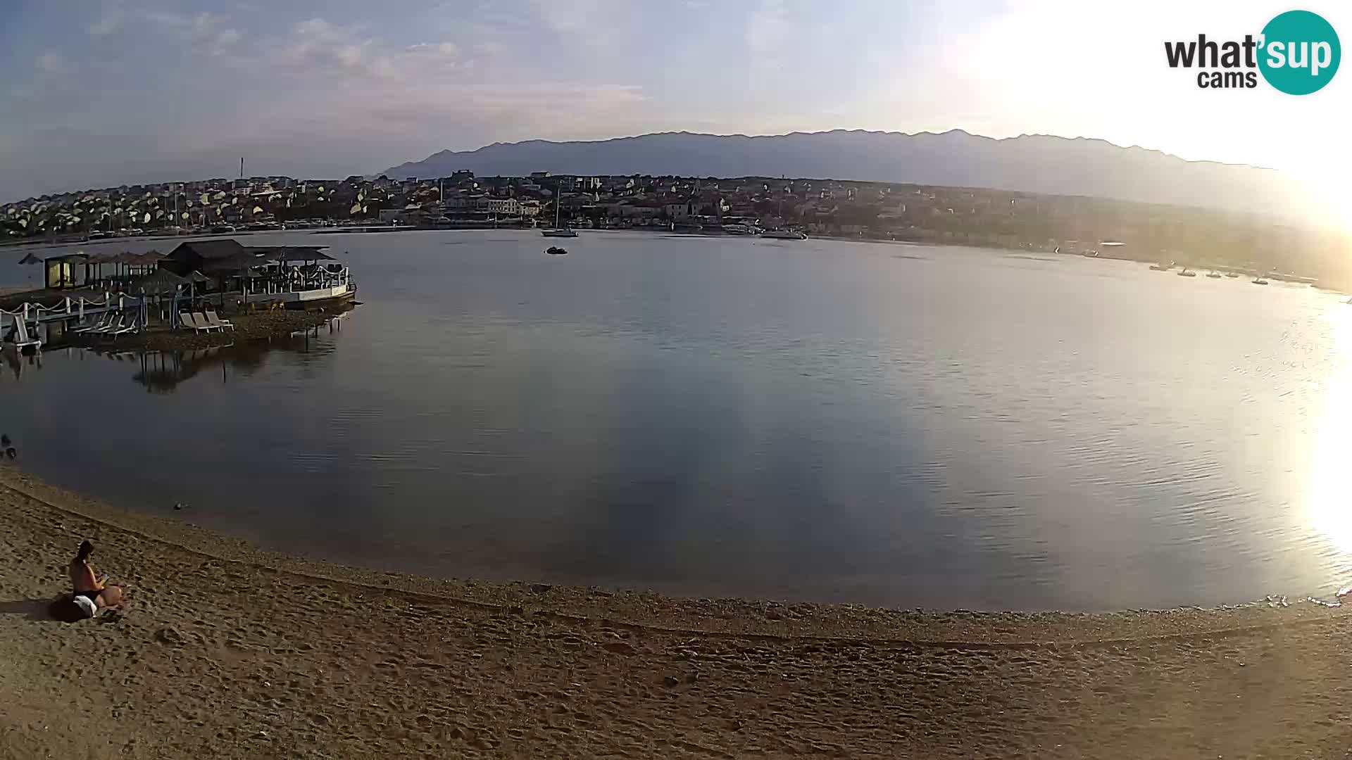 Novalja en vivo – playa de la ciudad