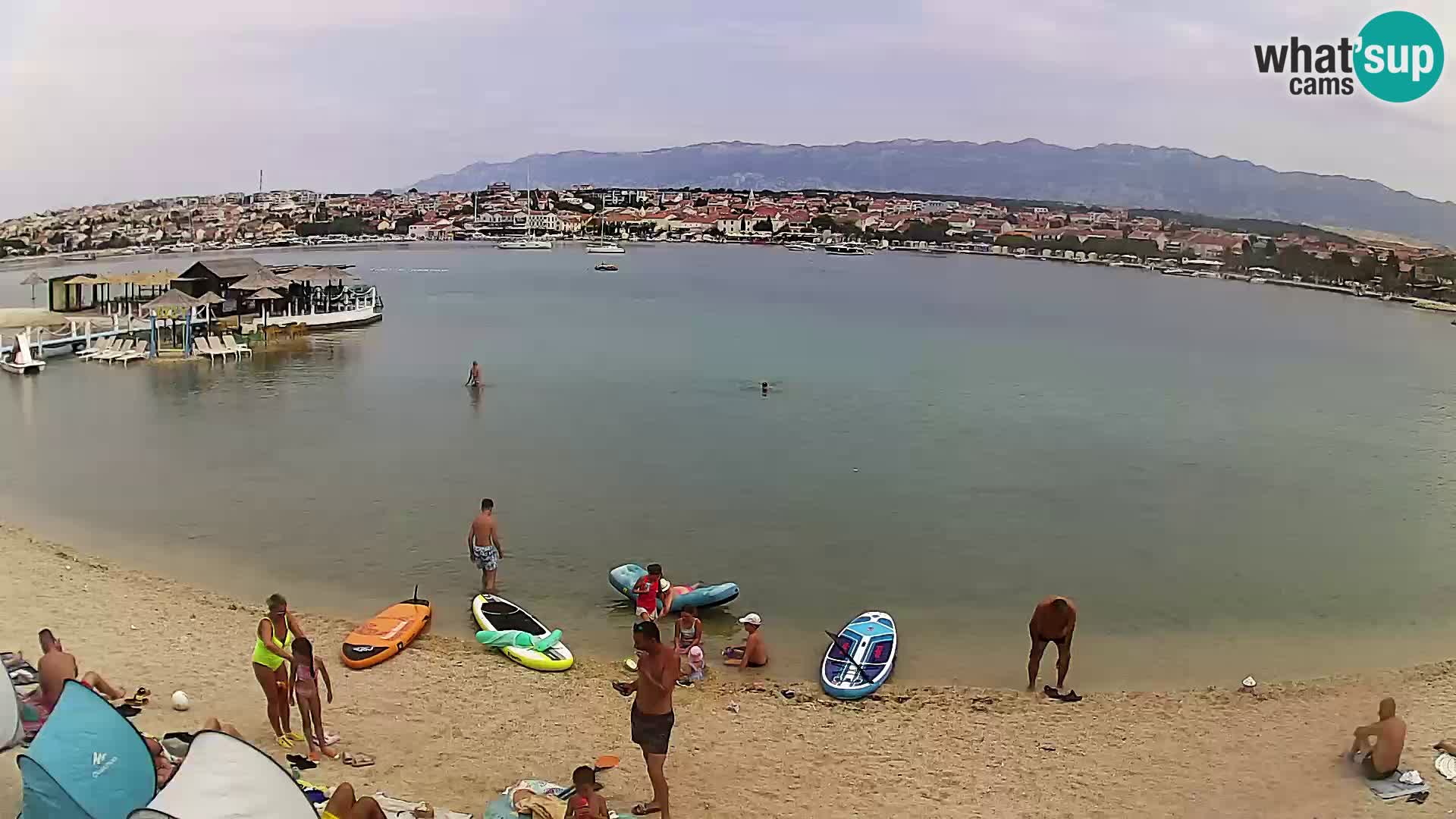 Novalja en vivo – playa de la ciudad