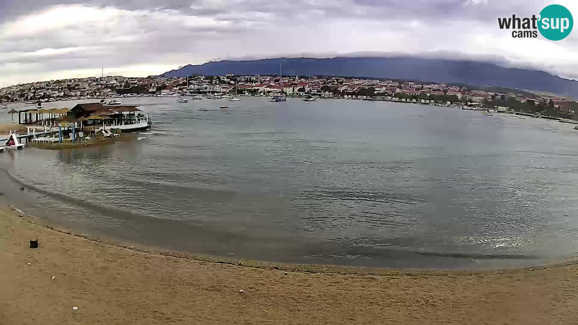 Novalja en vivo – playa de la ciudad